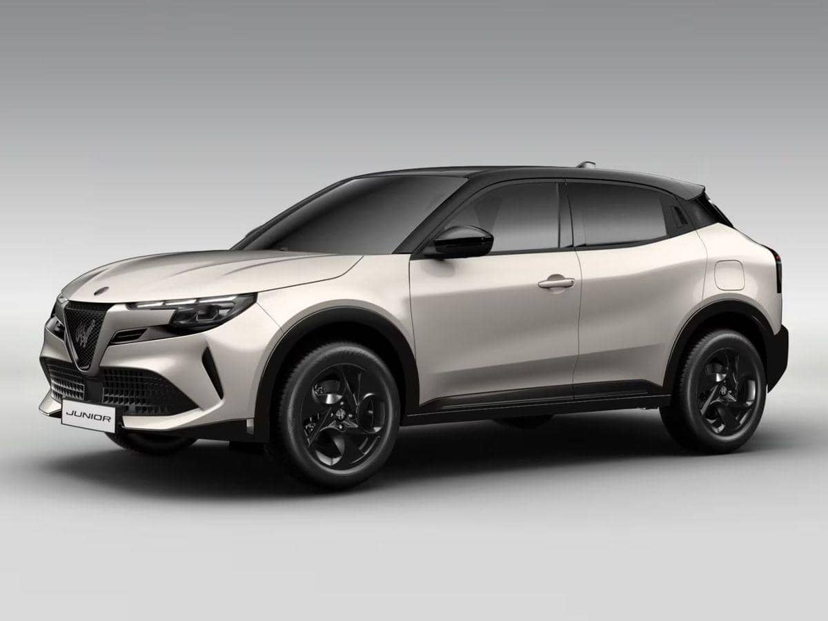 Alfa Romeo Junior ТИ 1.2 гибрид 145 л.с. АТ