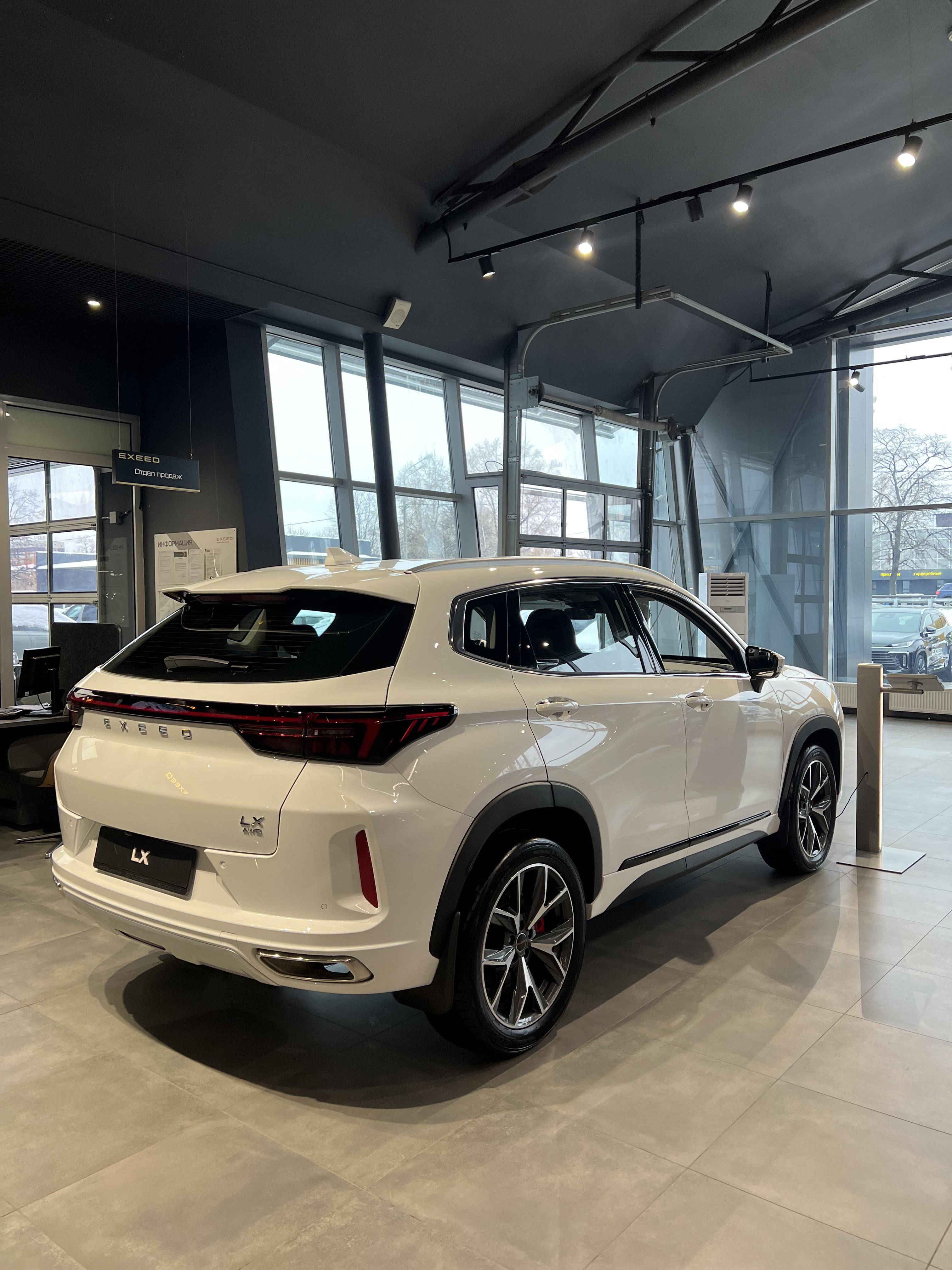 EXEED LX Premium 1.6T 7DCT 4WD