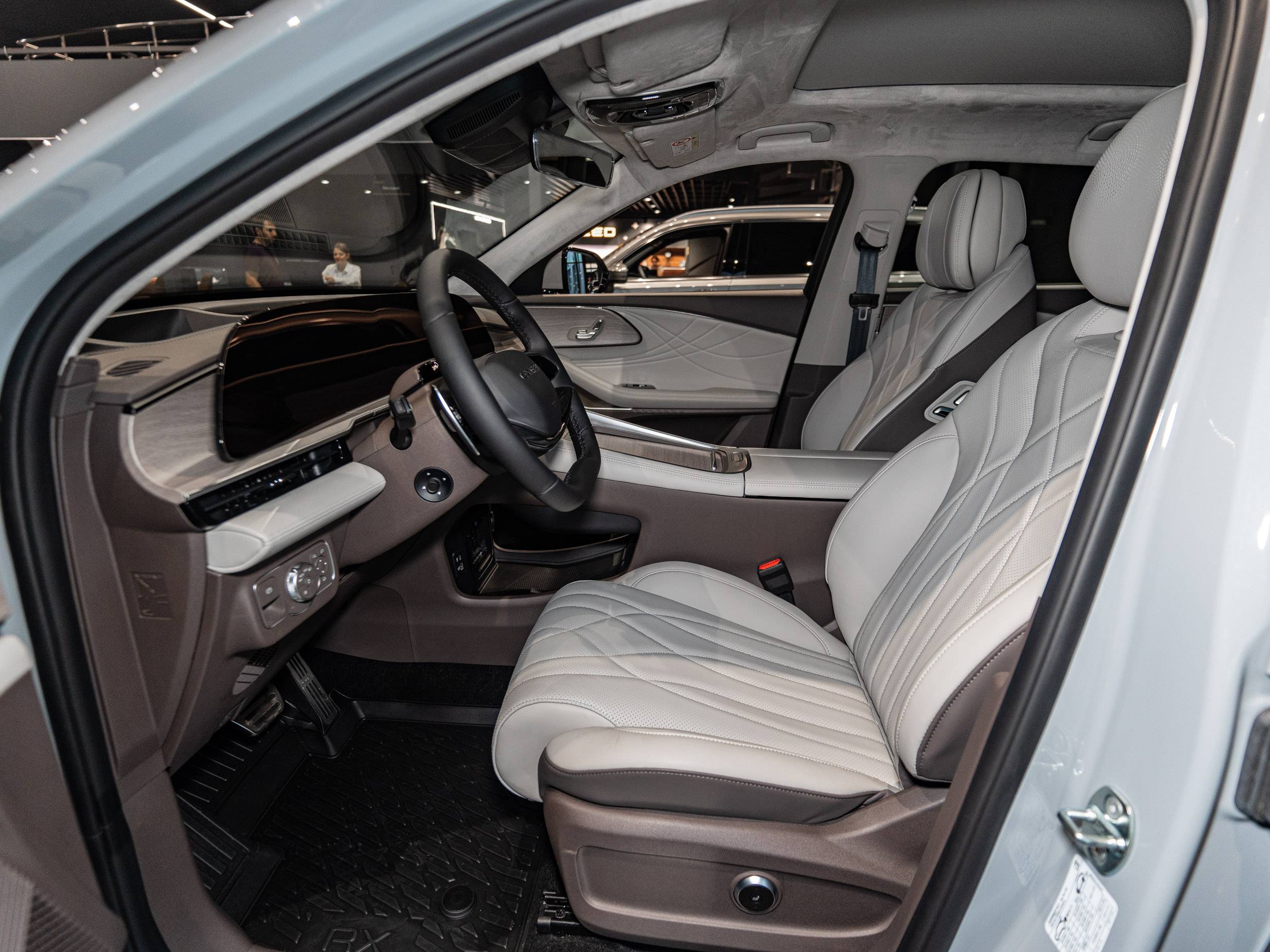 EXEED RX Премиум 2.0Т АТ полный привод (Premium)