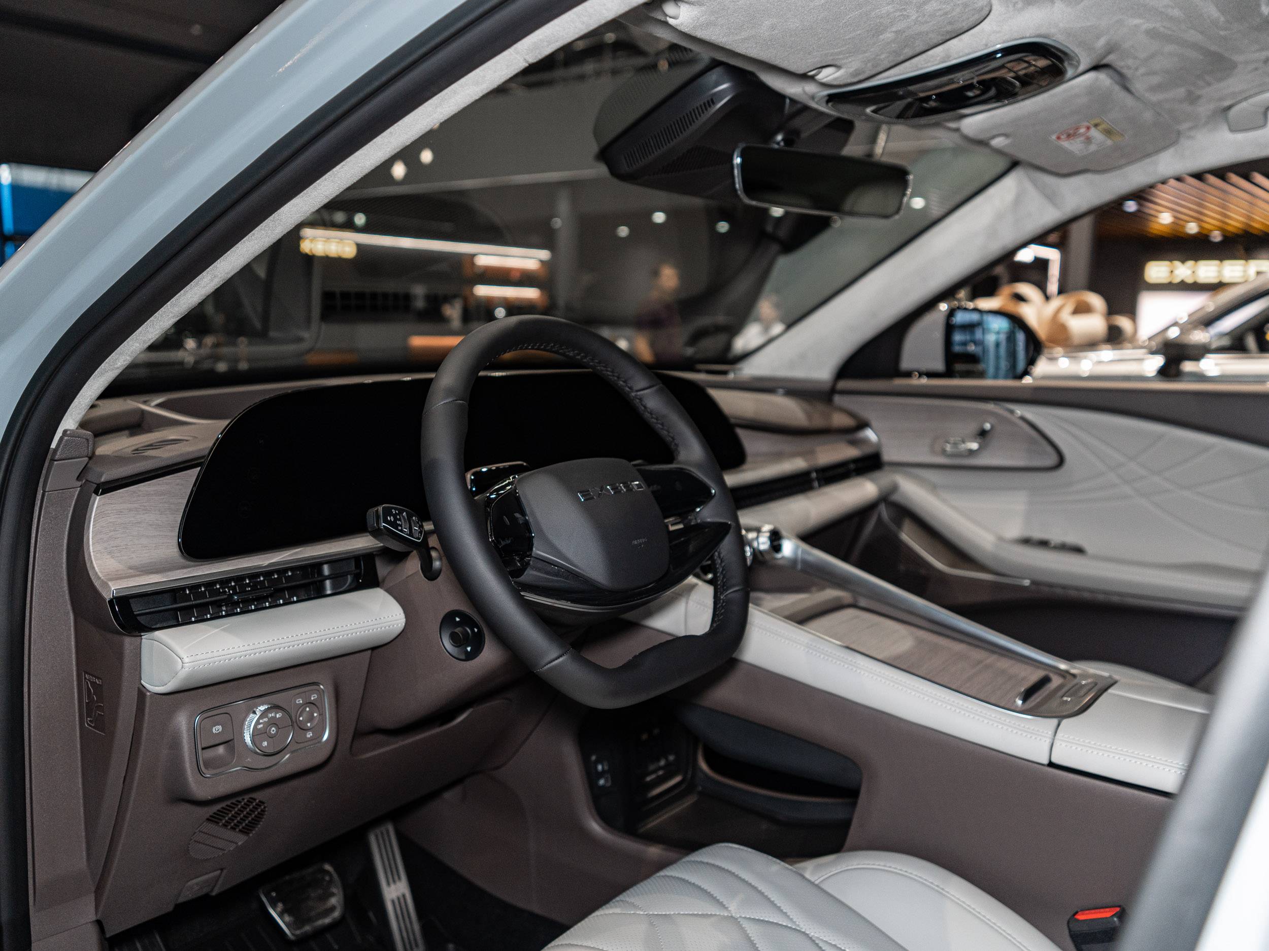 EXEED RX Премиум 2.0Т АТ полный привод (Premium)