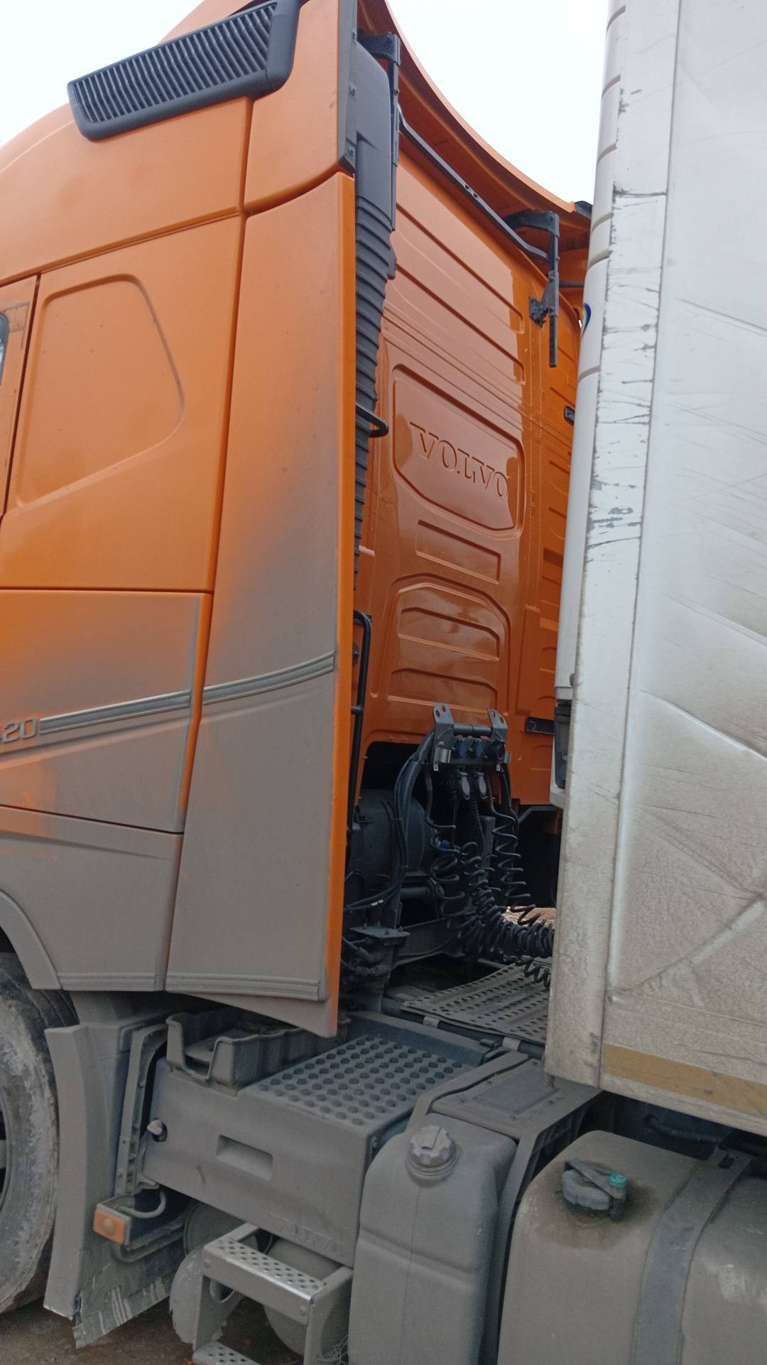 Volvo FH 420 4x2 (FH Globetrotter),  1 377 582 км, 2016 года в лизинг