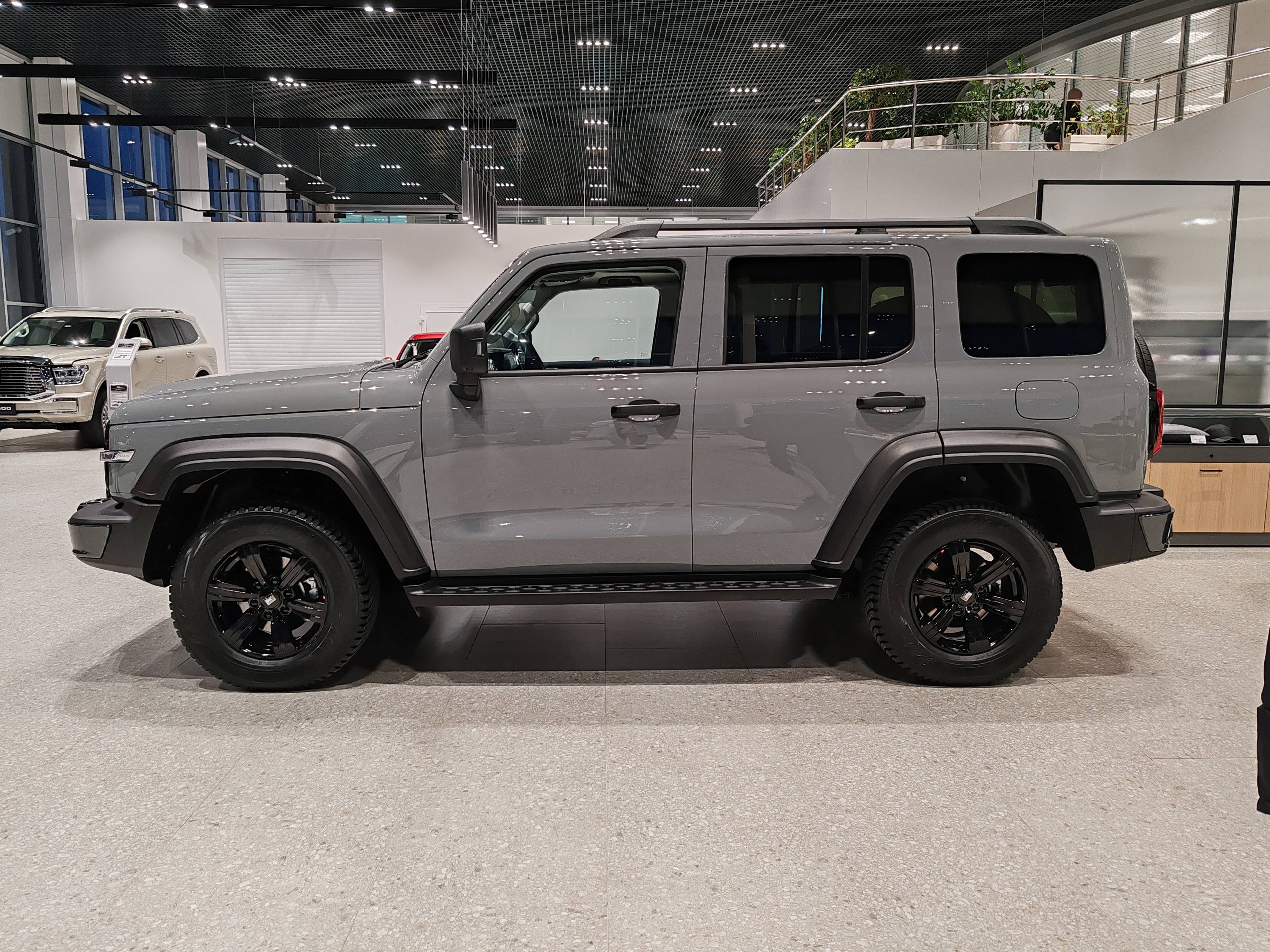 Tank 300 City Adventure 2.0 8AT 4WD