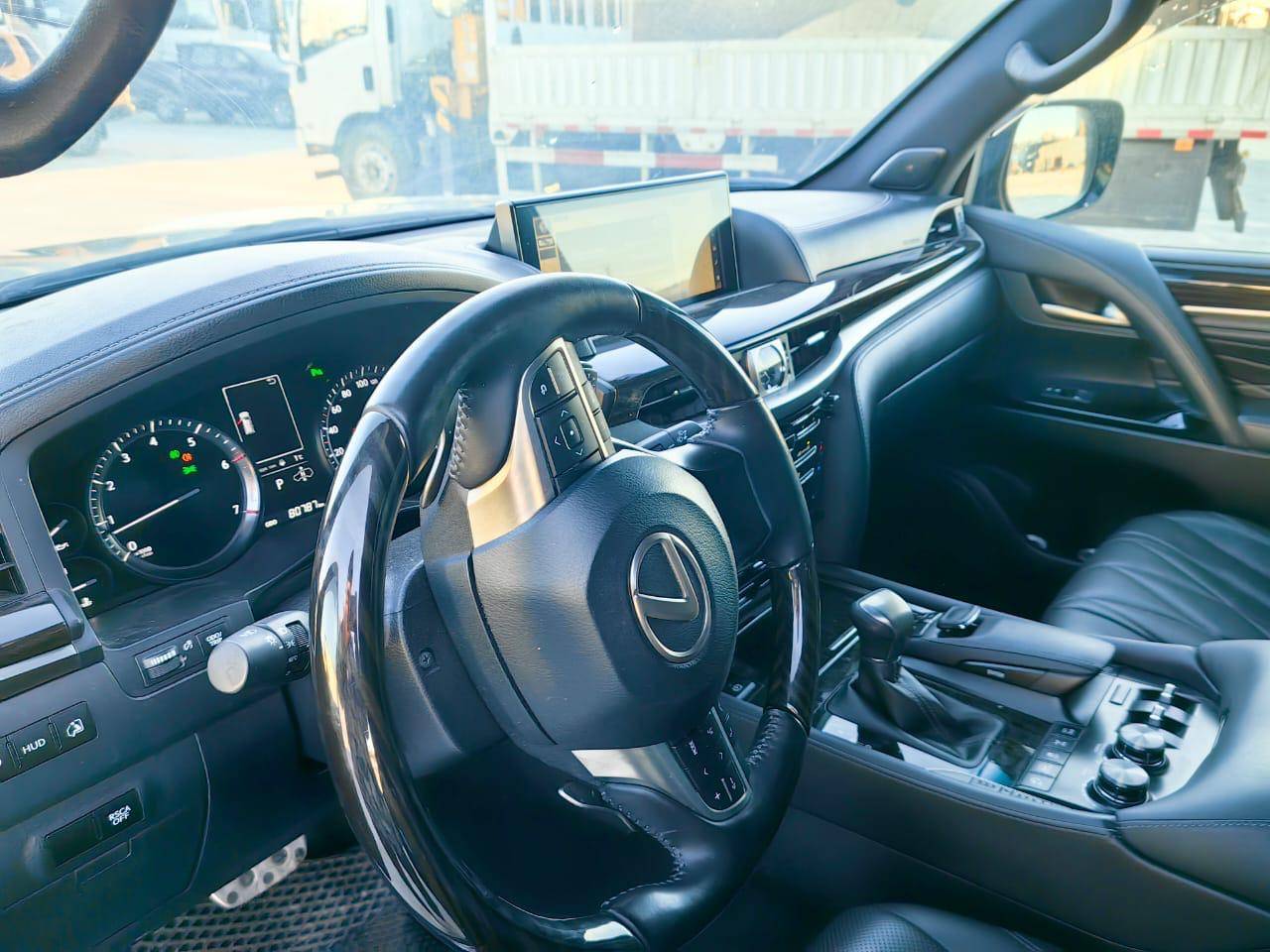 Lexus LX 570,  80 786 км, 2020 года