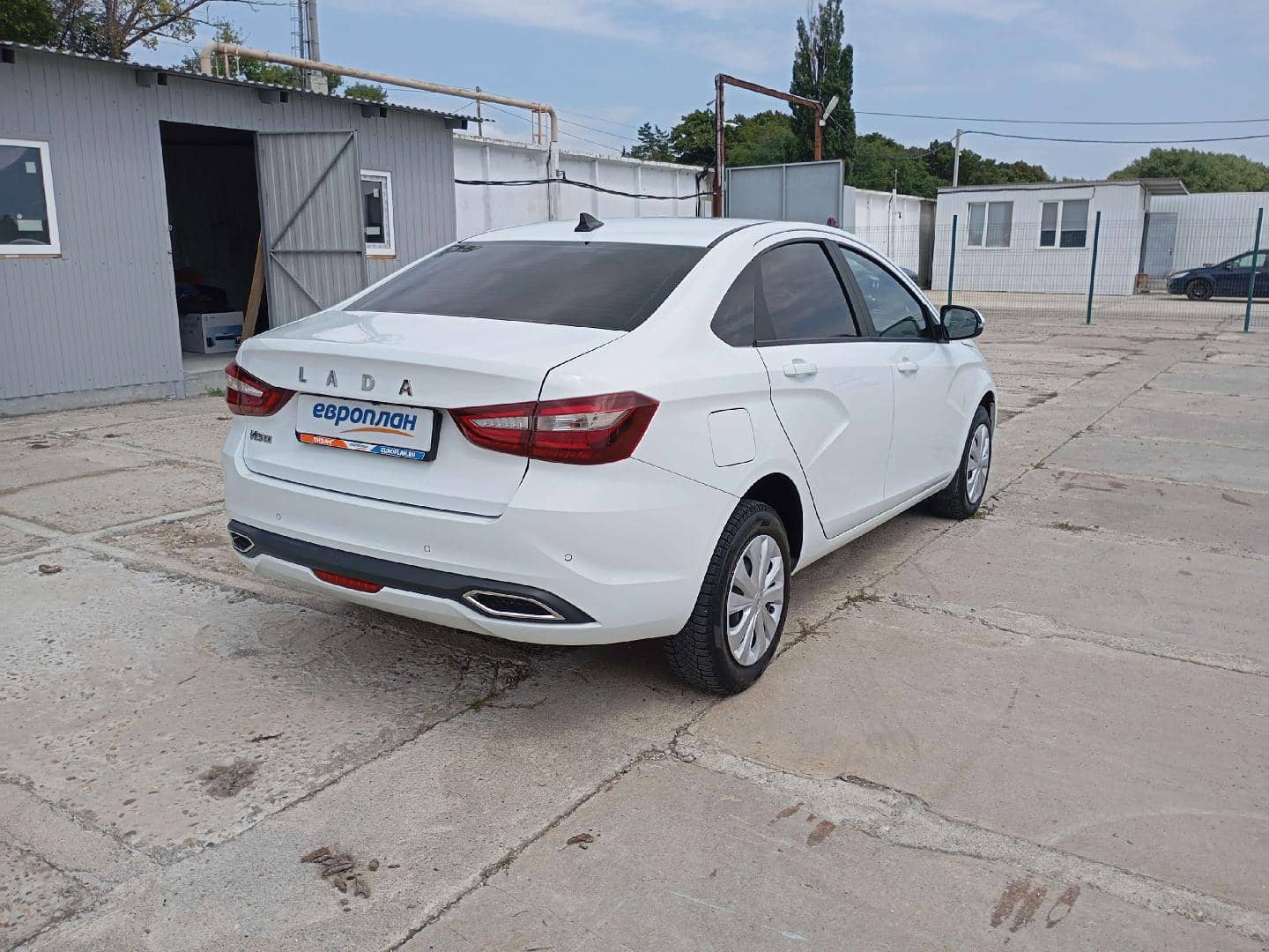 Lada Vesta седан,  46 841 км, 2024 года в лизинг