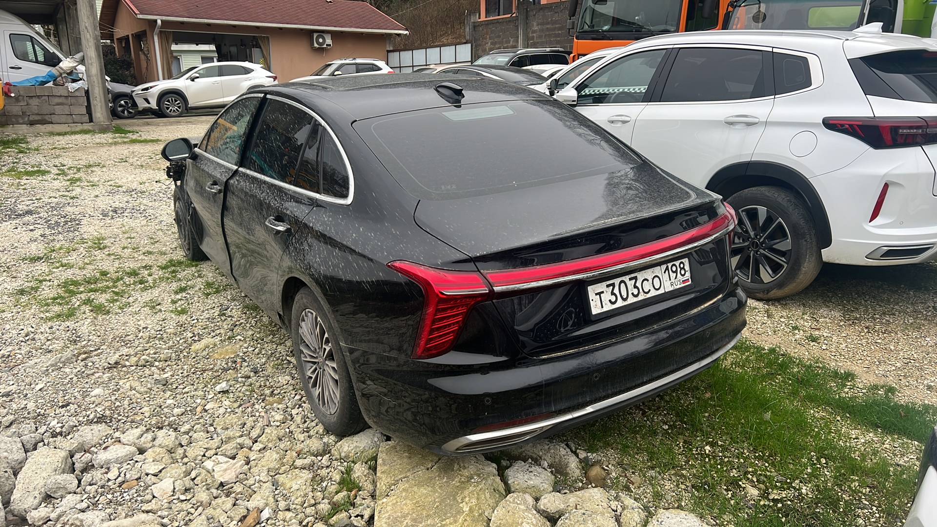 Hongqi H5,  10 000 км, 2024 года