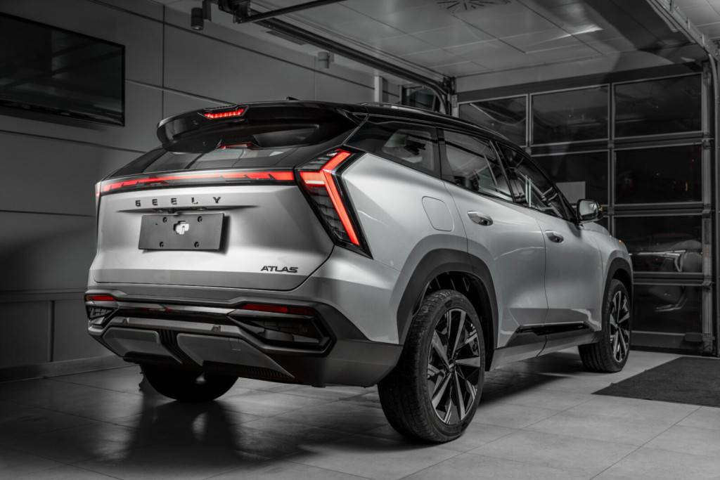 Geely Atlas Флагман 2.0Т АТ полный привод