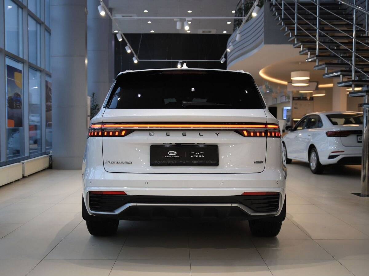 Geely Monjaro Flagship 2.0T (238 hp) 8AT 4WD