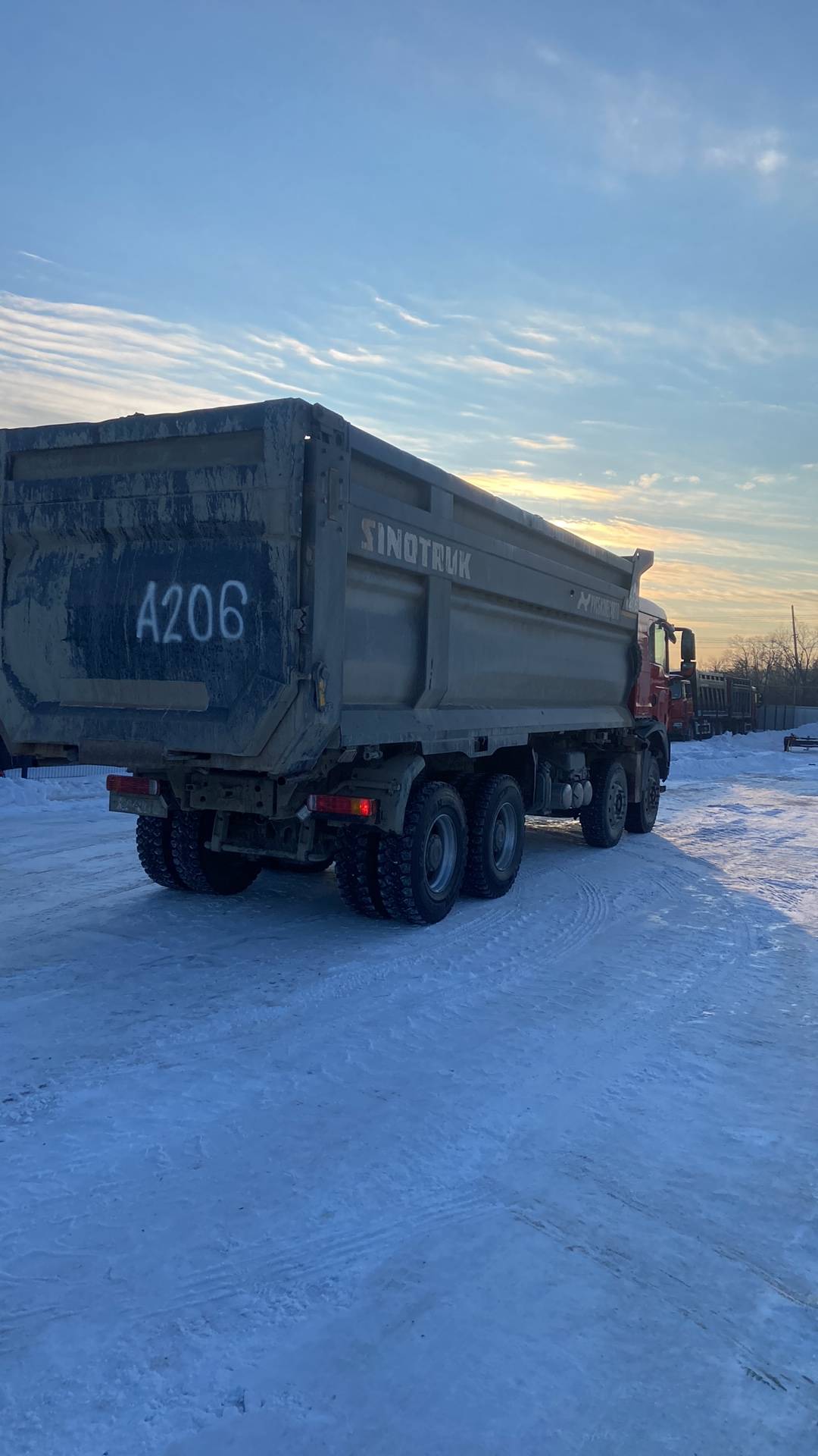 HOWO ZZ3317V386GE1 8х4,  152 343 км, 2024 года в лизинг