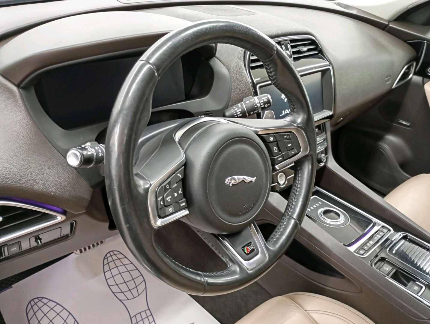 Jaguar F-PACE,  144 037 км, 2018 года в лизинг