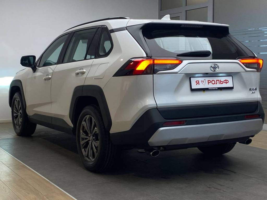 Toyota RAV4 Адвенчер Плюс 2.0 Вариатор полный привод (Adventure Plus)