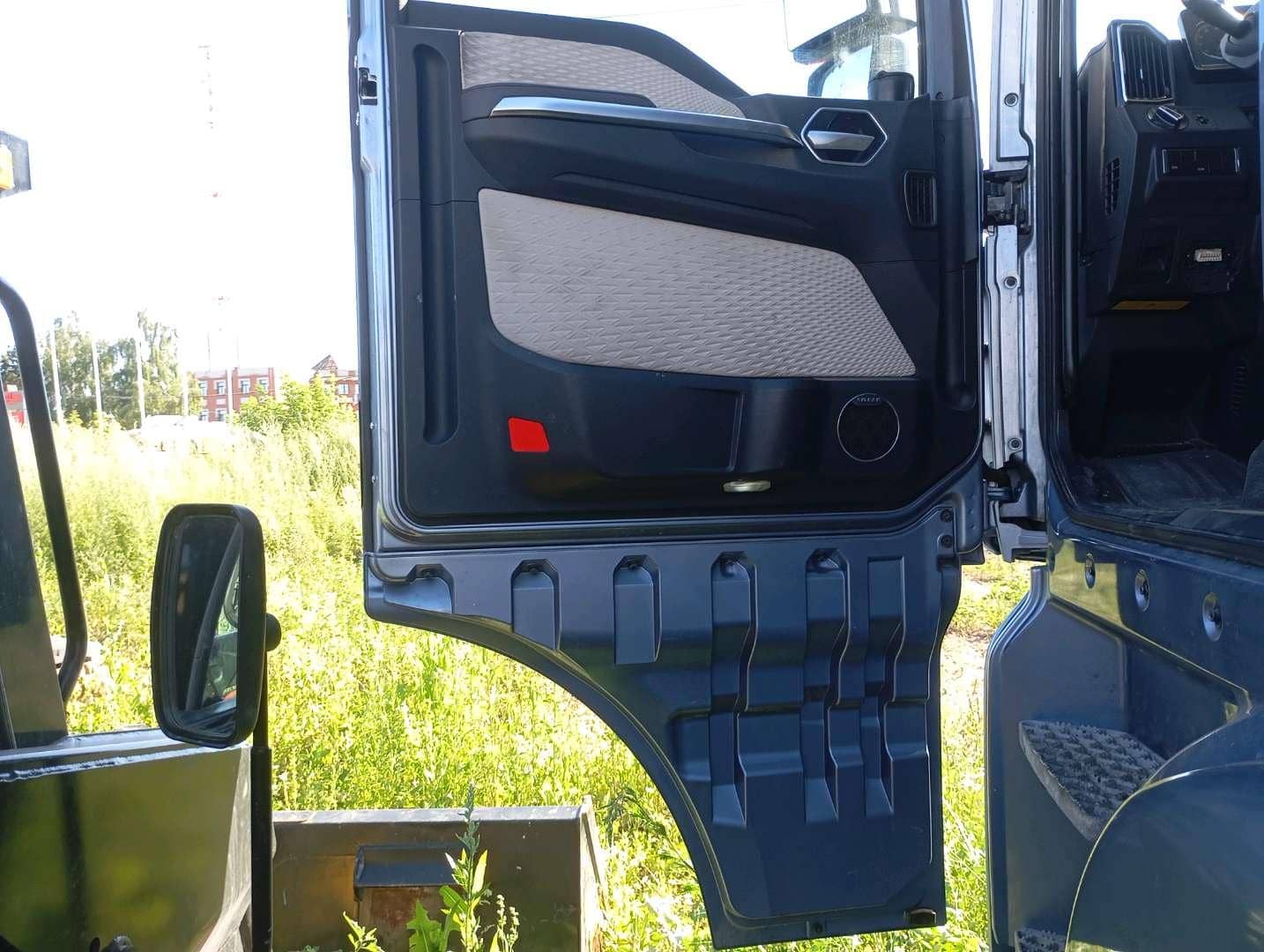 Sitrak С7Н MAX 6×4 ZZ4256V364HE,  163 477 км, 2023 года в лизинг