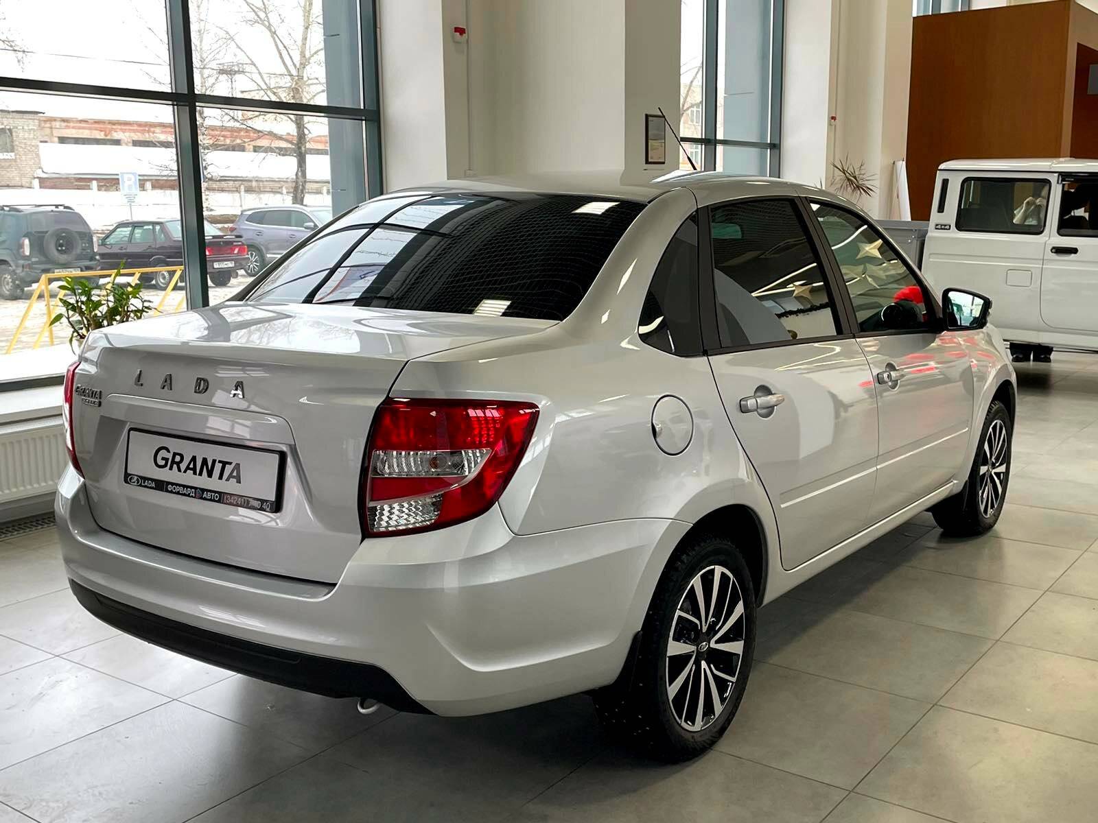 Lada Granta седан #CLUB 24 1.6 106hp 5MT