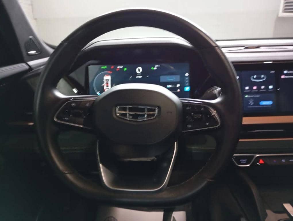 Geely Monjaro,  99 898 км, 2023 года в лизинг