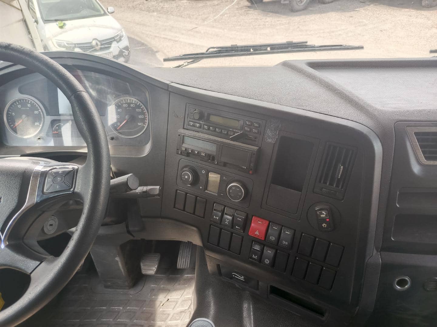 Shacman SX33186T366,  157 699 км, 2021 года в лизинг