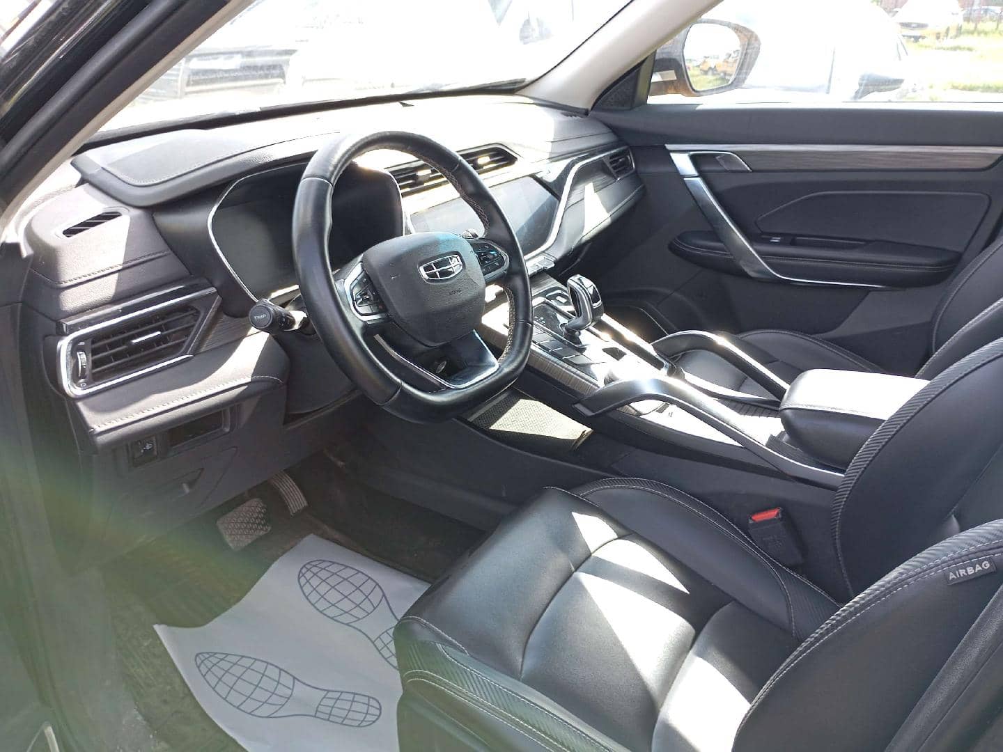 Geely Atlas Pro,  214 270 км, 2023 года в лизинг