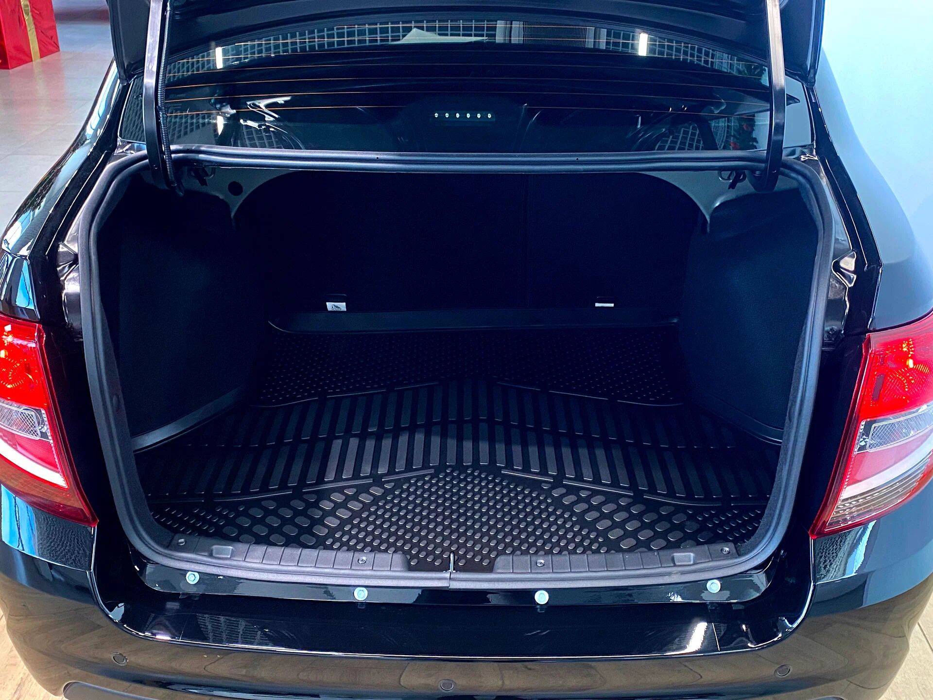 Lada Granta седан #CLUB 24 1.6 90hp 5MT