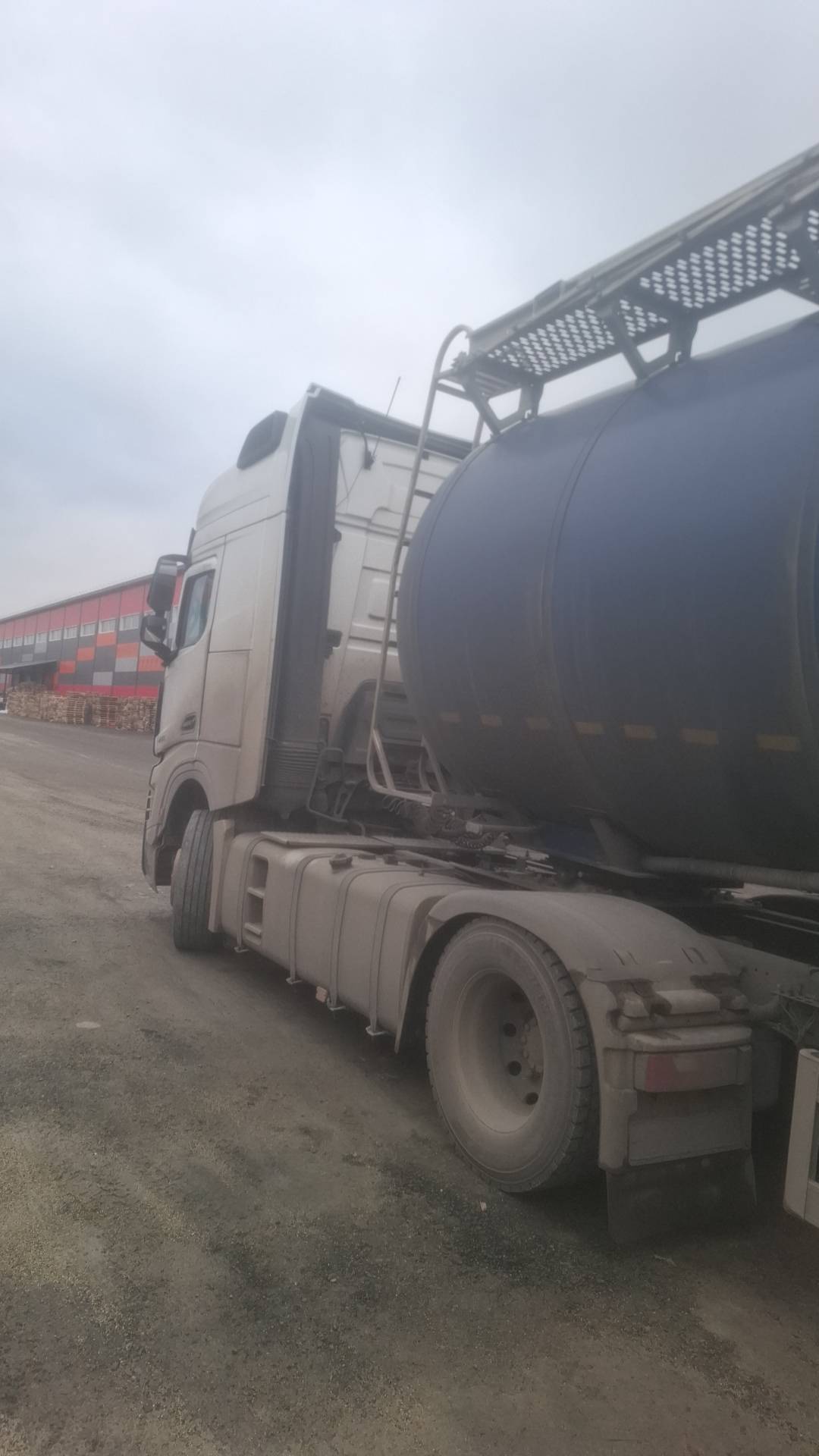 Shacman SX4188YY381,  316 652 км, 2023 года в лизинг