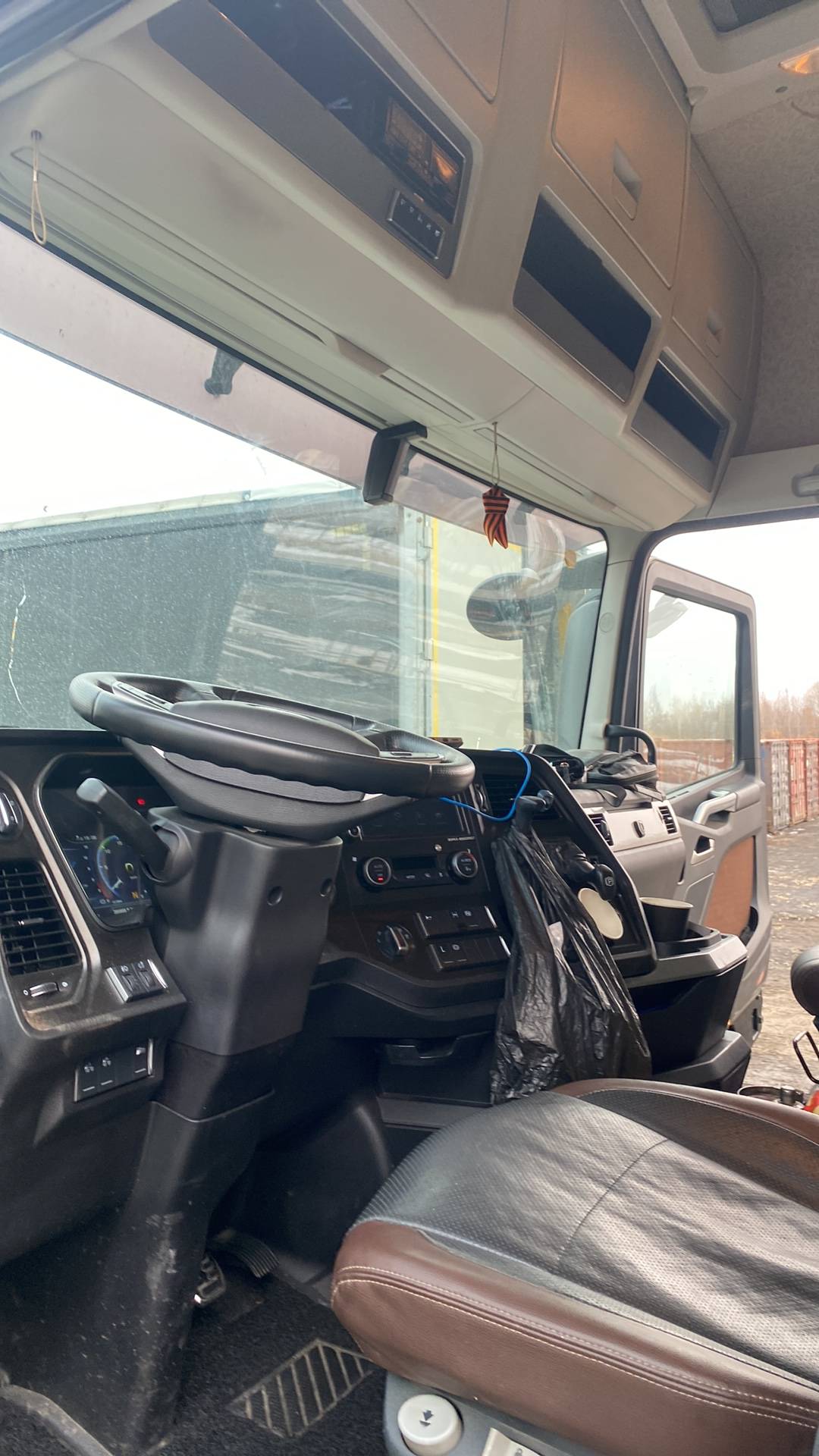 FAW CA4180P77K25E5 4x2,  317 615 км, 2024 года в лизинг