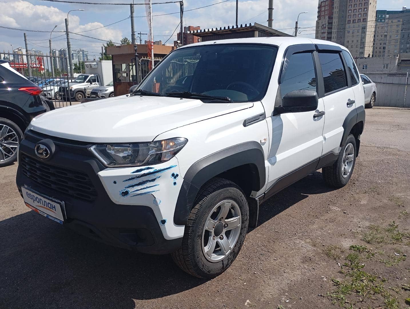 Lada Niva Travel