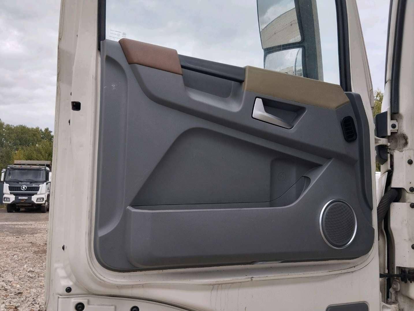 DongFeng GX DFH4180 4x2,  390 008 км, 2023 года в лизинг