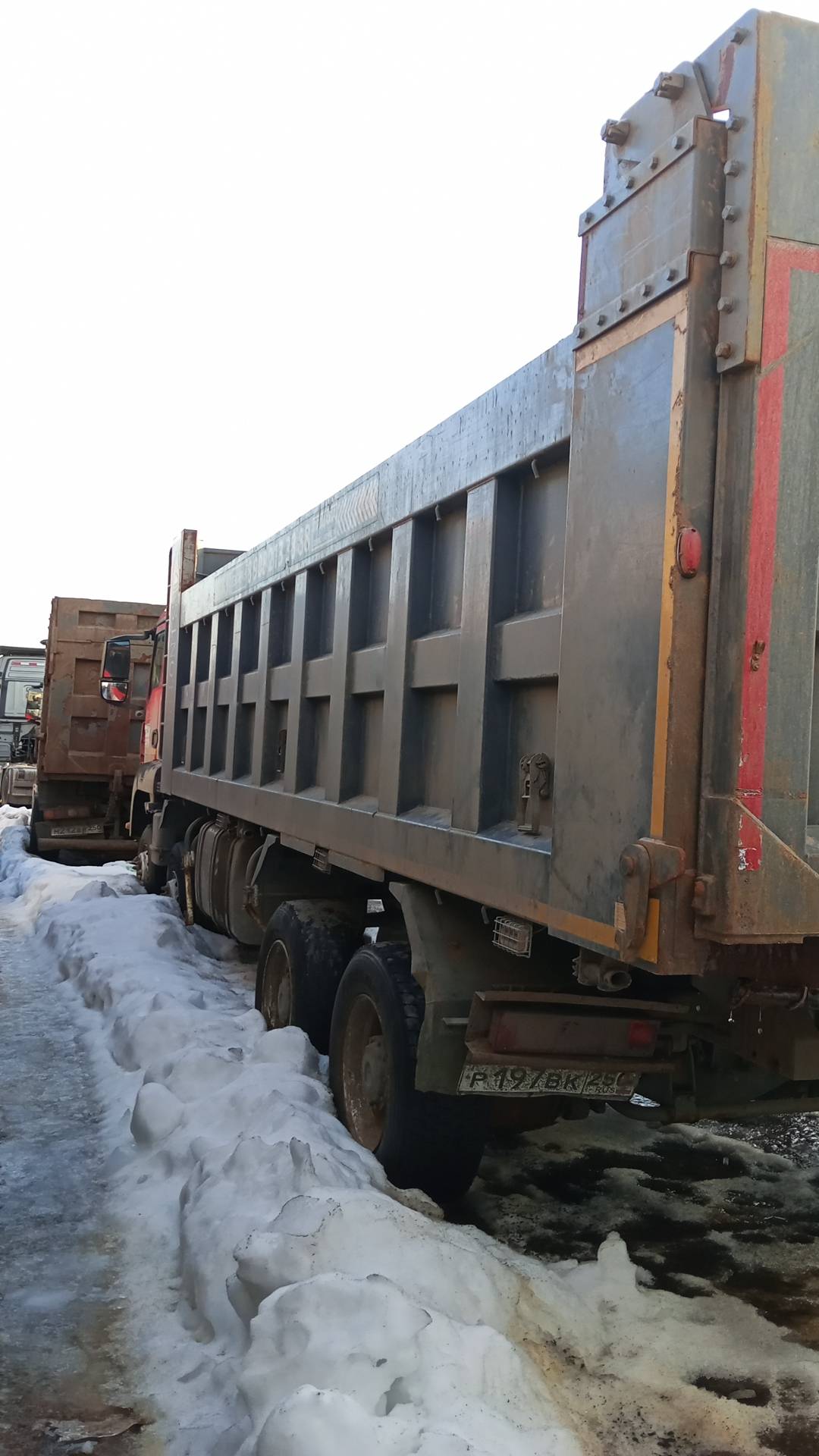 HOWO ZZ3317V386GE1 8х4,  153 813 км, 2022 года