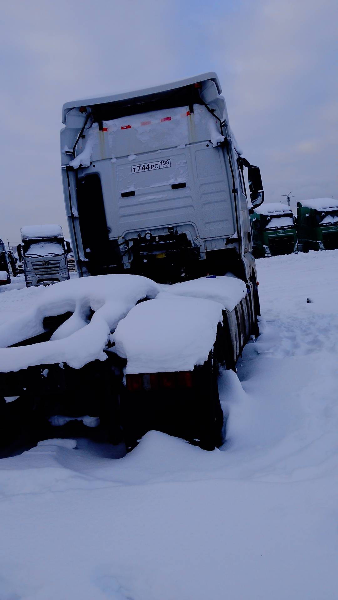 Sitrak C7H 4x2 ZZ4186V361HE,  302 494 км, 2022 года