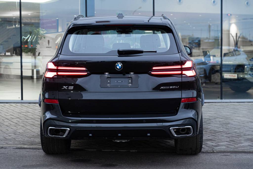 BMW X5 xDrive30Li AT Premium M Sport