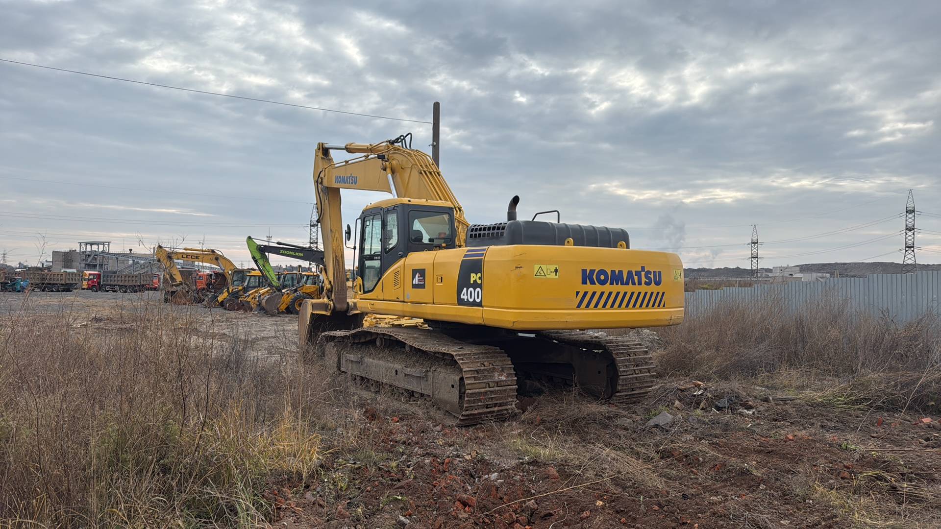KOMATSU PC400-7,  8 164 км, 2010 года в лизинг