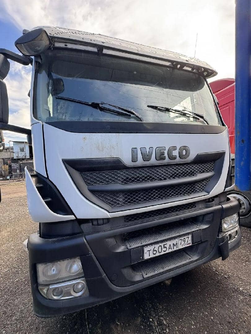 IVECO Stralis AT440S42T/P RR 4x2 (HI-ROAD),  870 000 км, 2018 года в лизинг