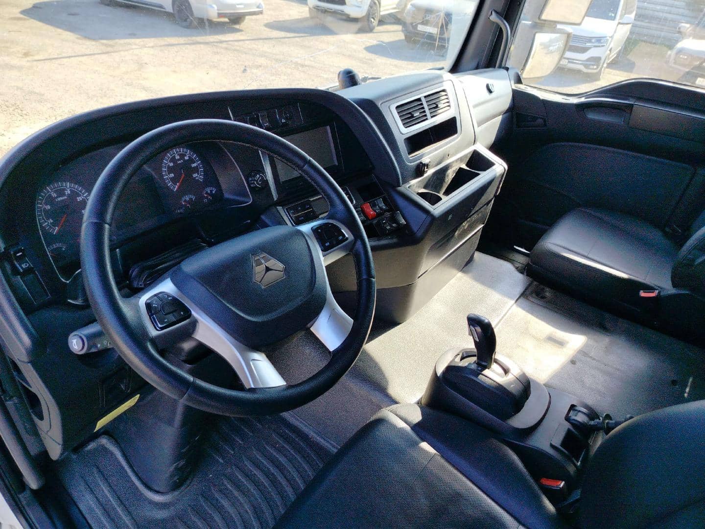 Sitrak ZZ1316V553HE1,  250 000 км, 2024 года в лизинг