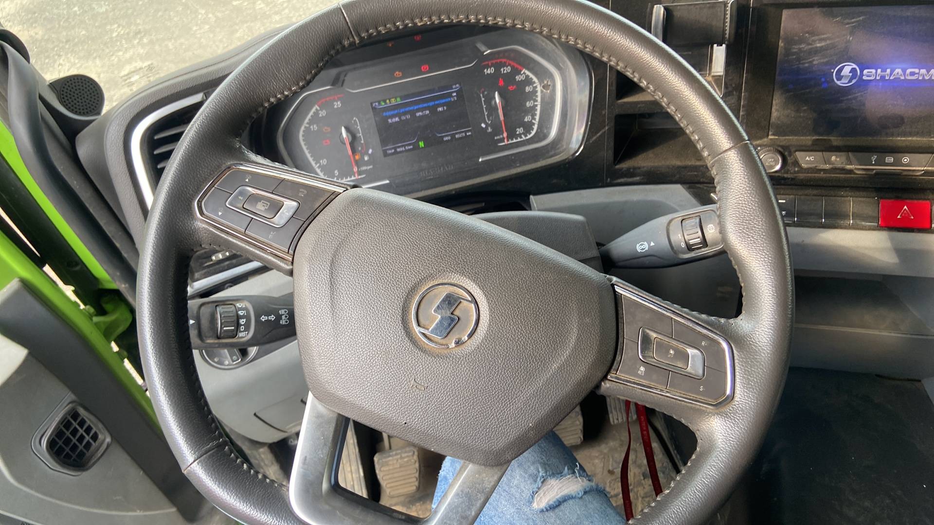 Shacman SX42584W324C,  93 177 км, 2023 года в лизинг