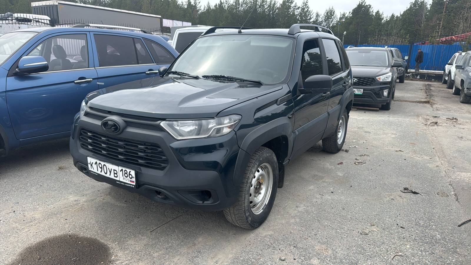 Lada Niva Travel