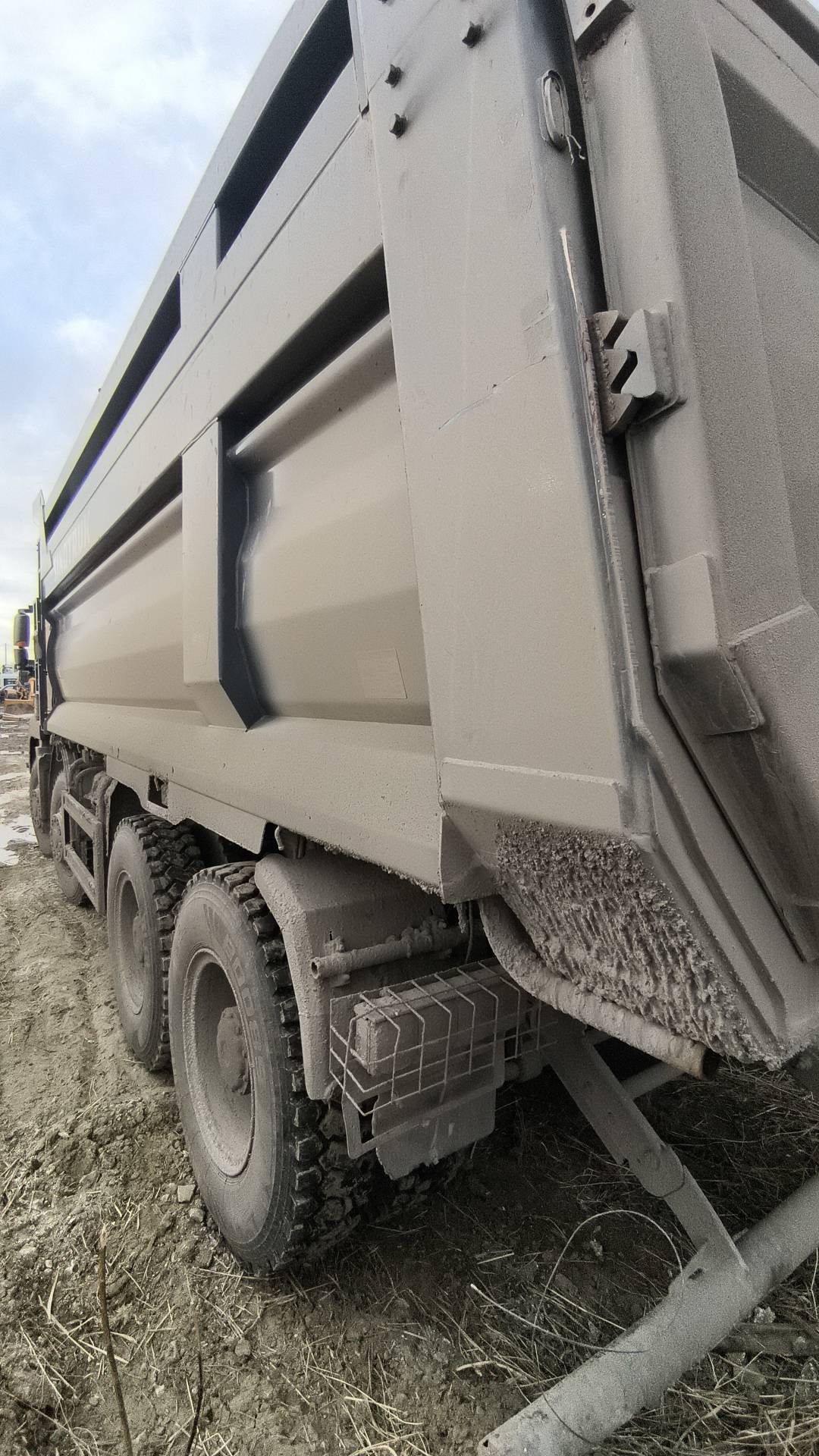 Sitrak ZZ3316V306ME,  81 000 км, 2023 года в лизинг