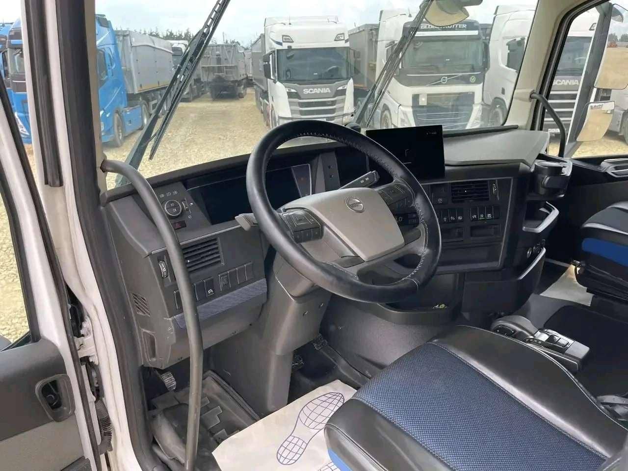 Volvo FH42T 500 4x2 (Globetrotter),  301 439 км, 2023 года в лизинг