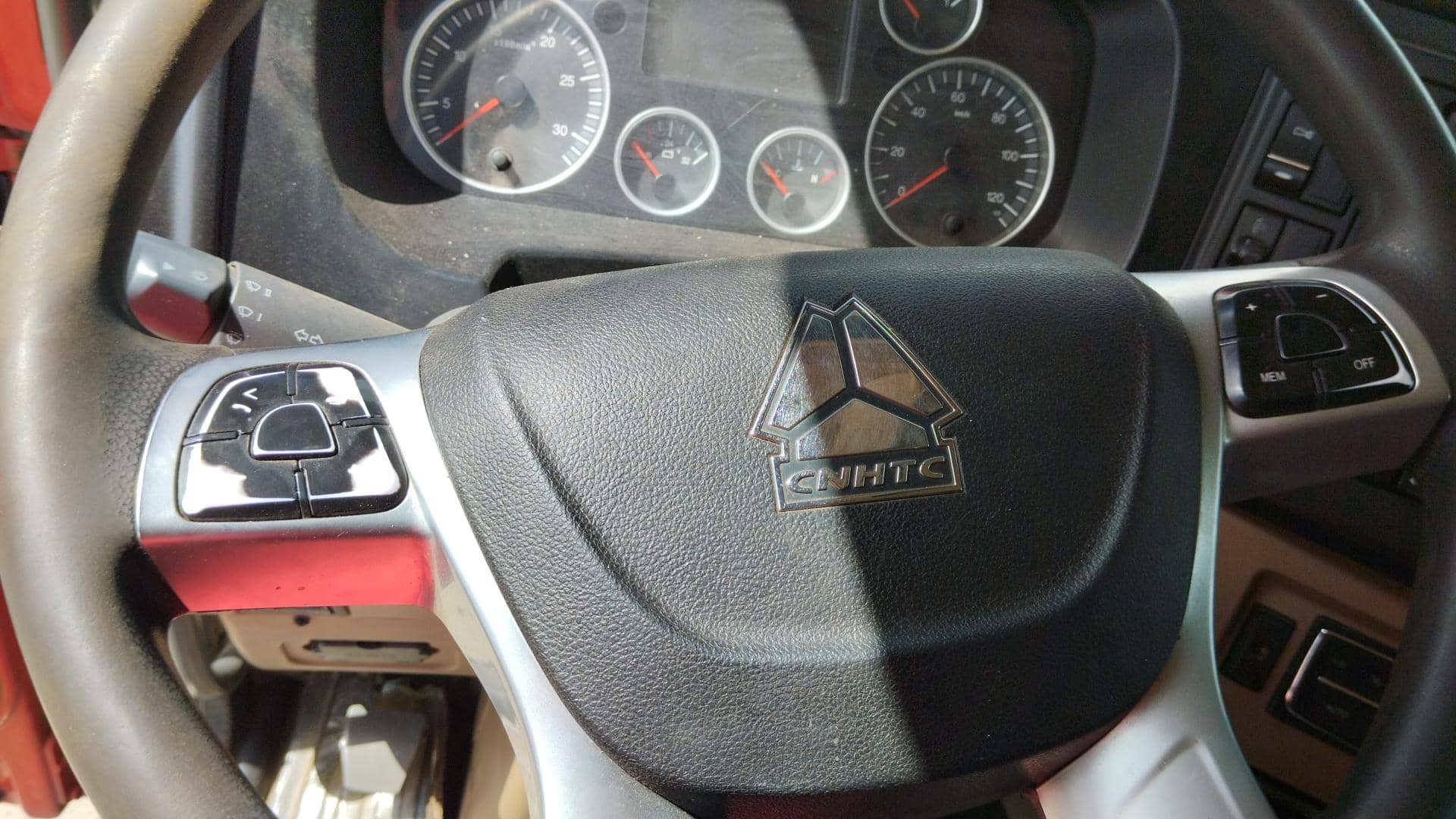 HOWO ZZ3257V384GE1 6x4,  210 821 км, 2022 года