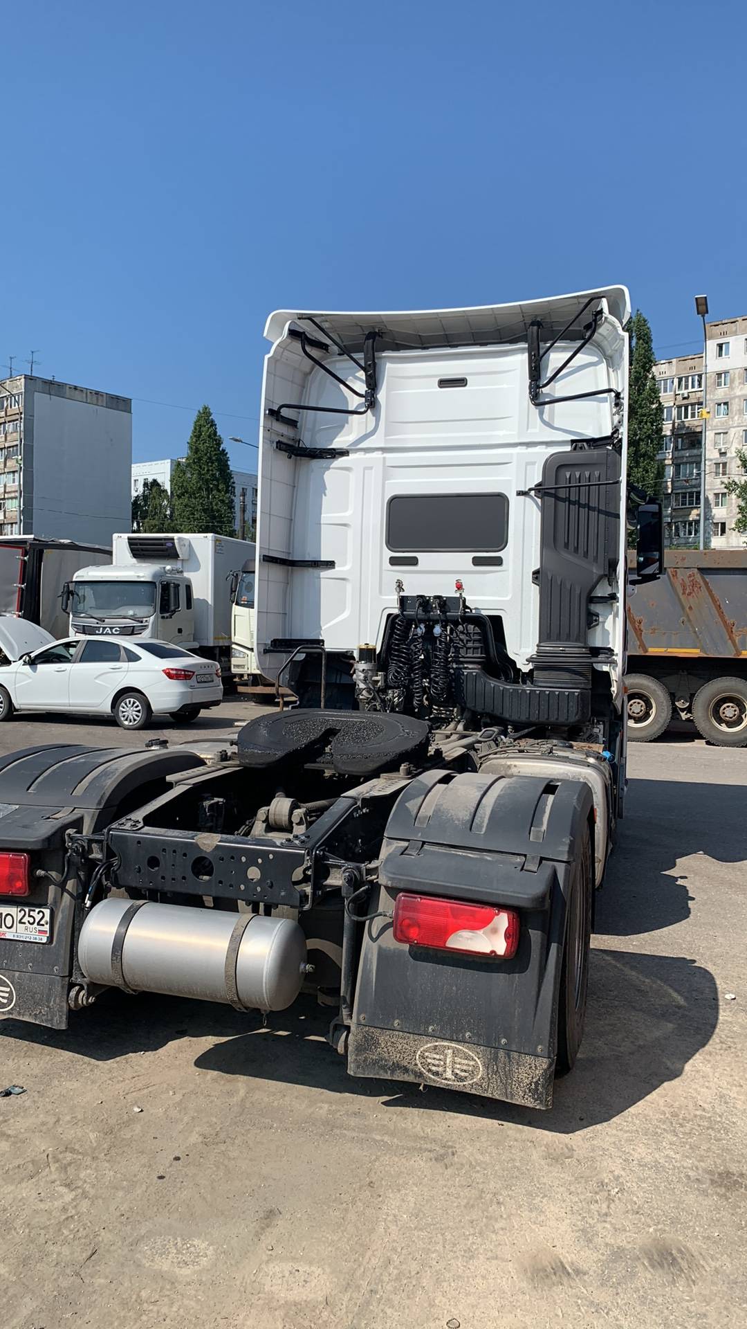 FAW CA4180P77K25E5 4x2,  254 563 км, 2023 года в лизинг