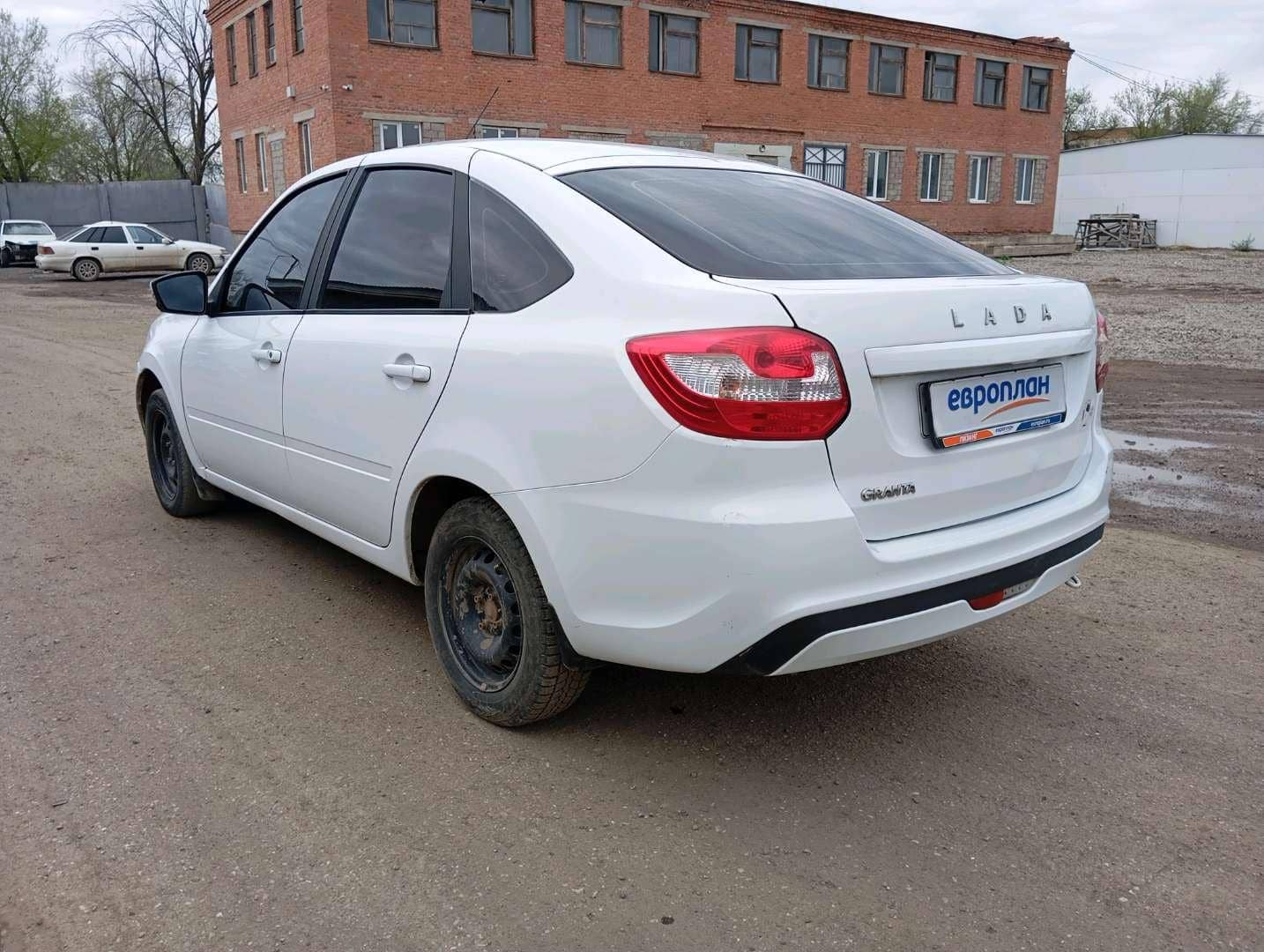 Lada Granta лифтбек,  92 093 км, 2024 года в лизинг