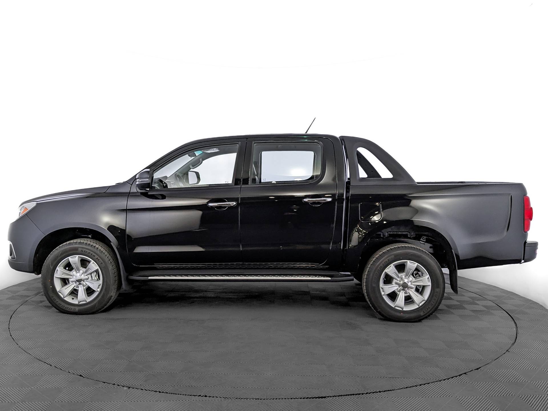 Sollers ST6 Comfort 2.0d MT 4WD