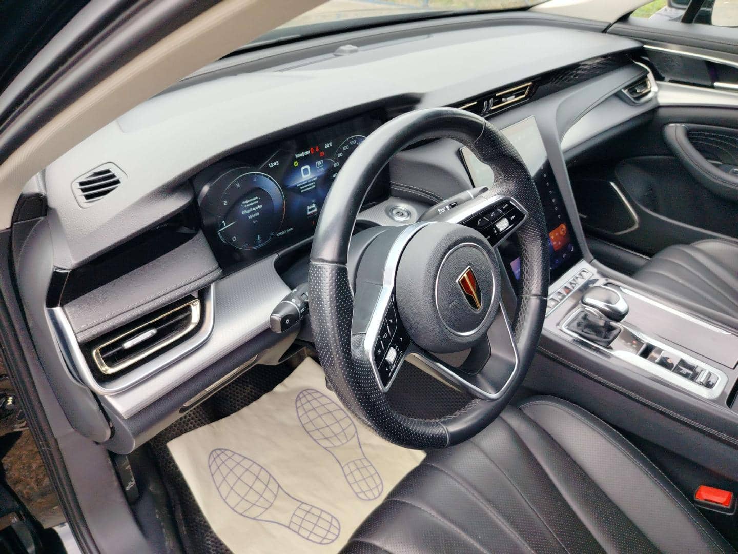 Hongqi H5,  133 950 км, 2024 года в лизинг