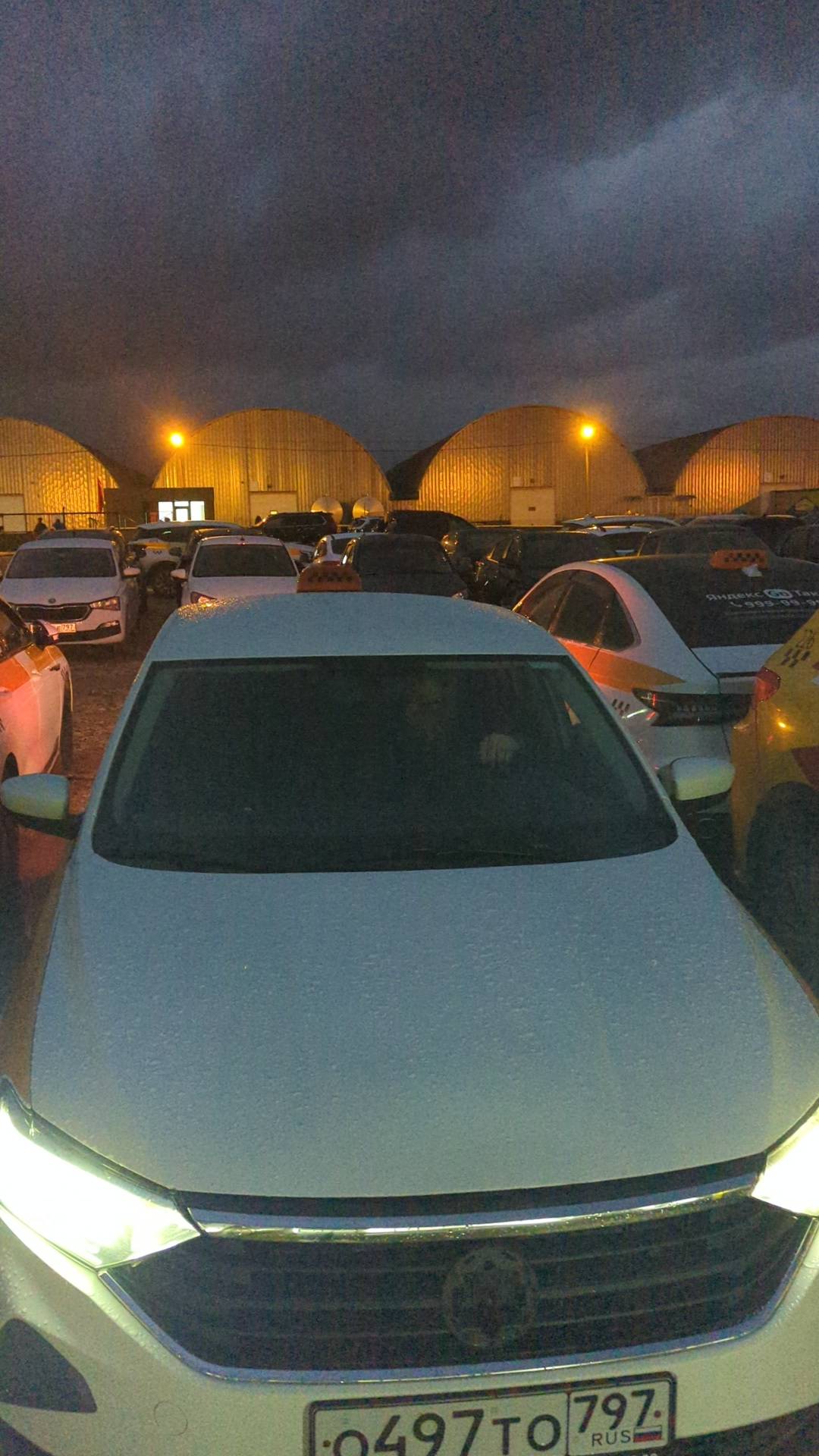 Volkswagen Polo,  184 831 км, 2021 года в лизинг