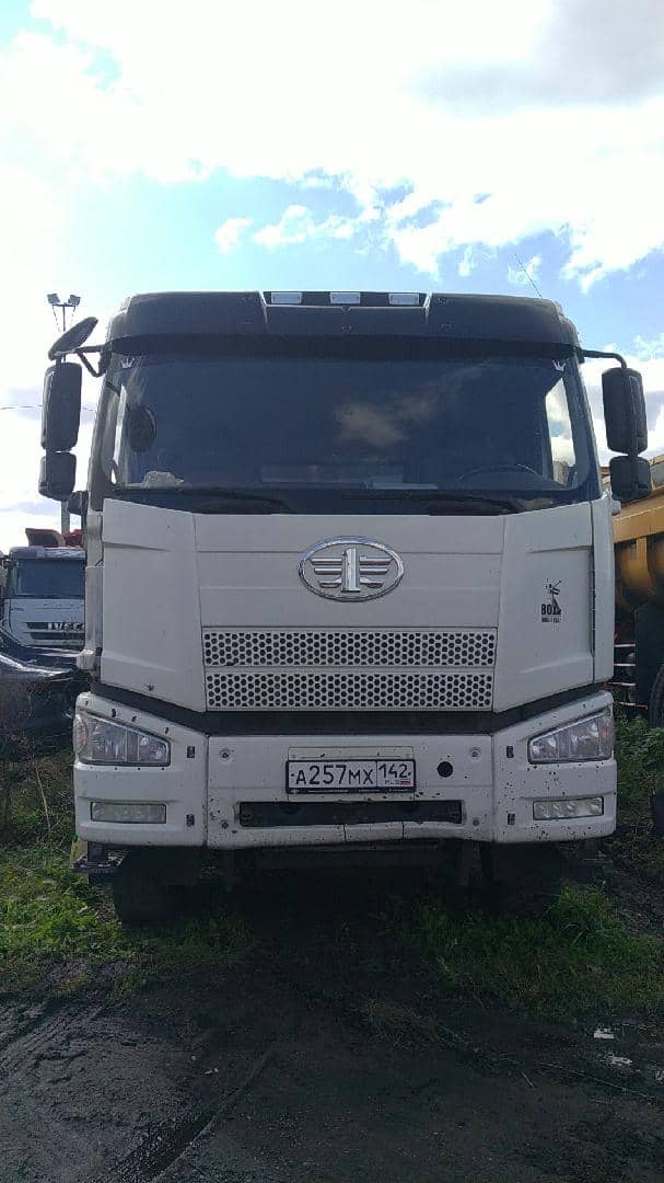 FAW CA3310P66K24T4E5 8х4,  283 877 км, 2022 года в лизинг