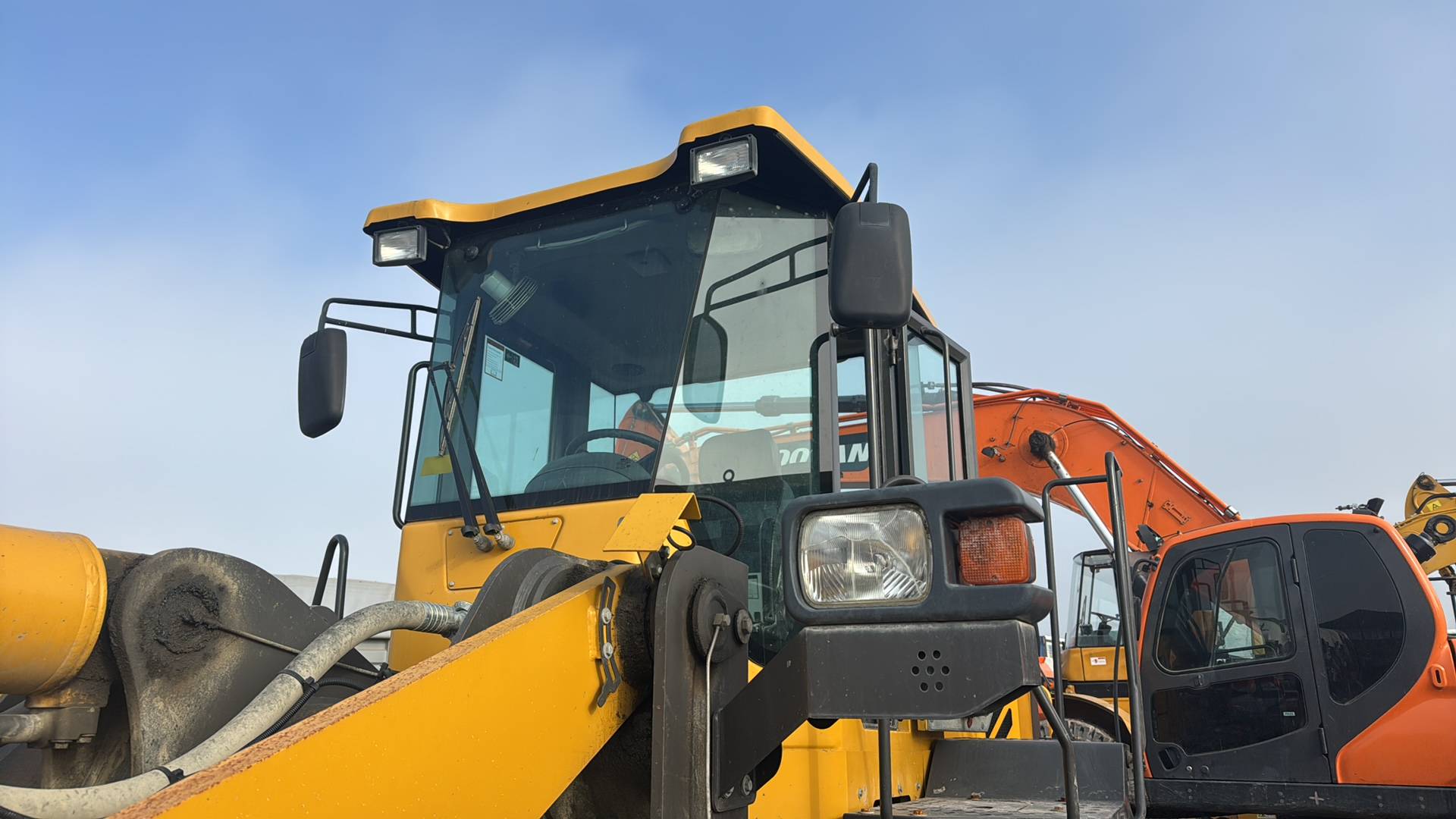 SDLG/LGCE LG953,  3 808 км, 2023 года в лизинг