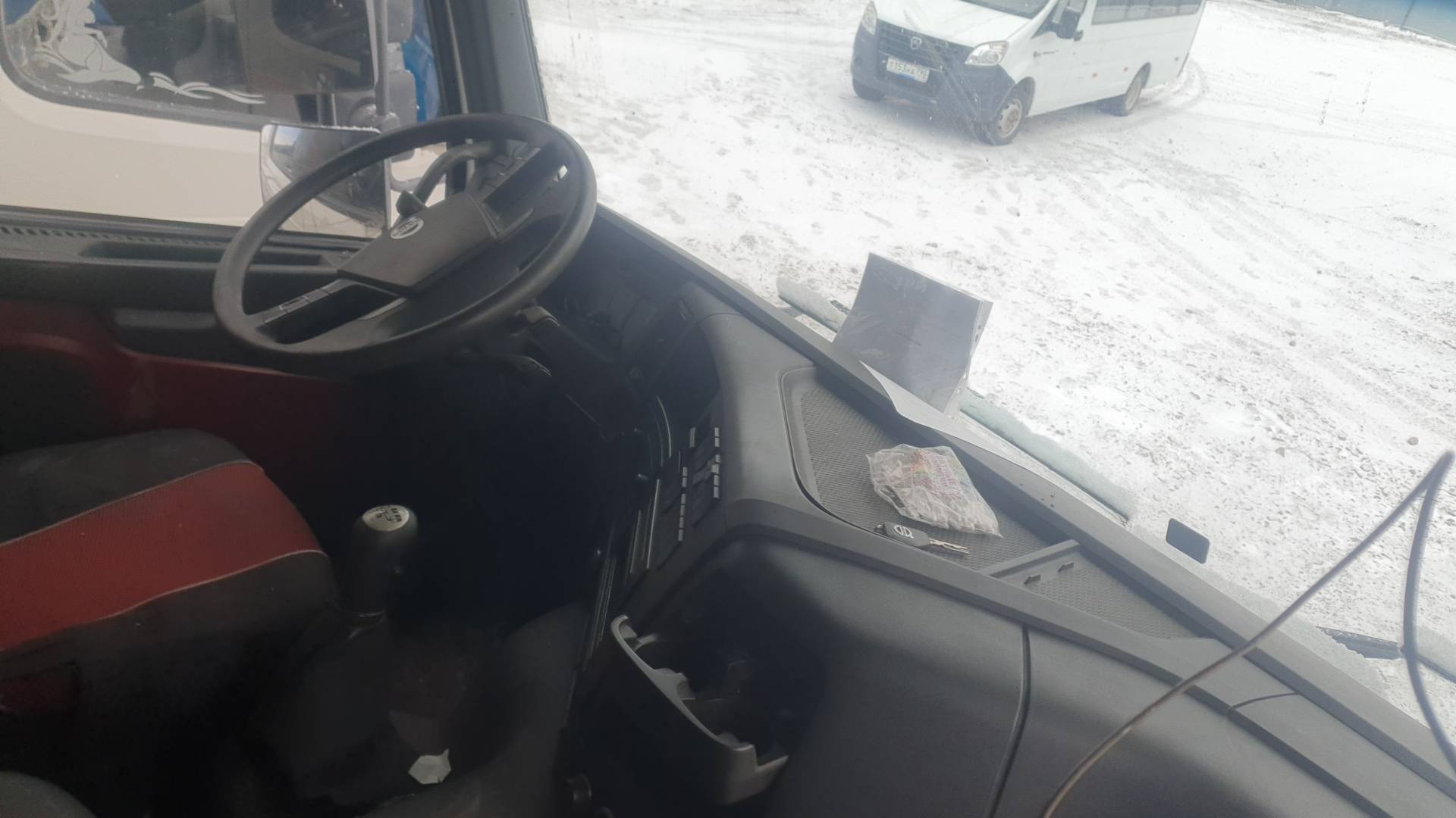 Volvo FMX 460 6x6 (FMX Globetrotter),  300 000 км, 2017 года в лизинг