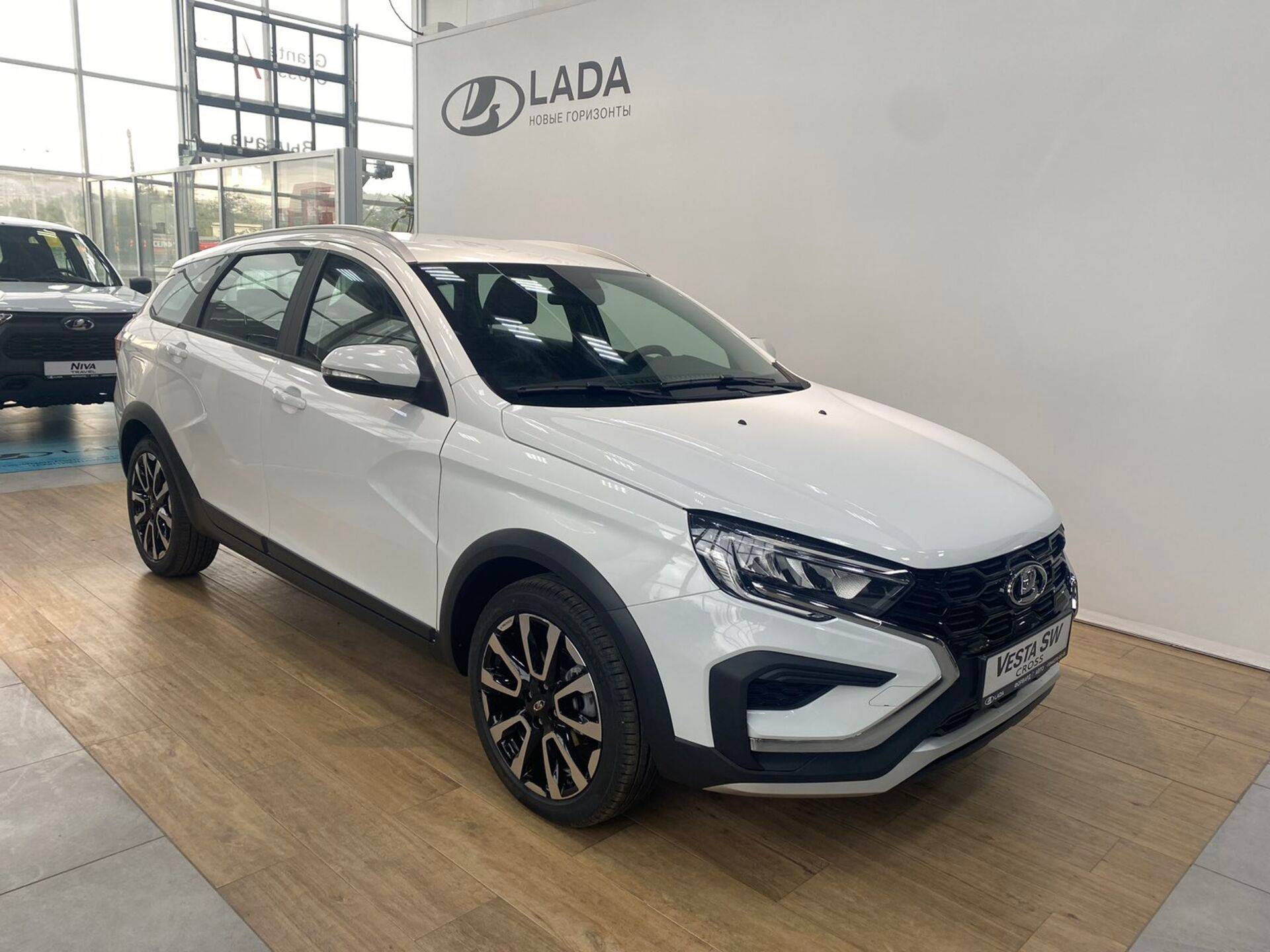 Lada Vesta SW Cross Life 24 1.8 122hp AT