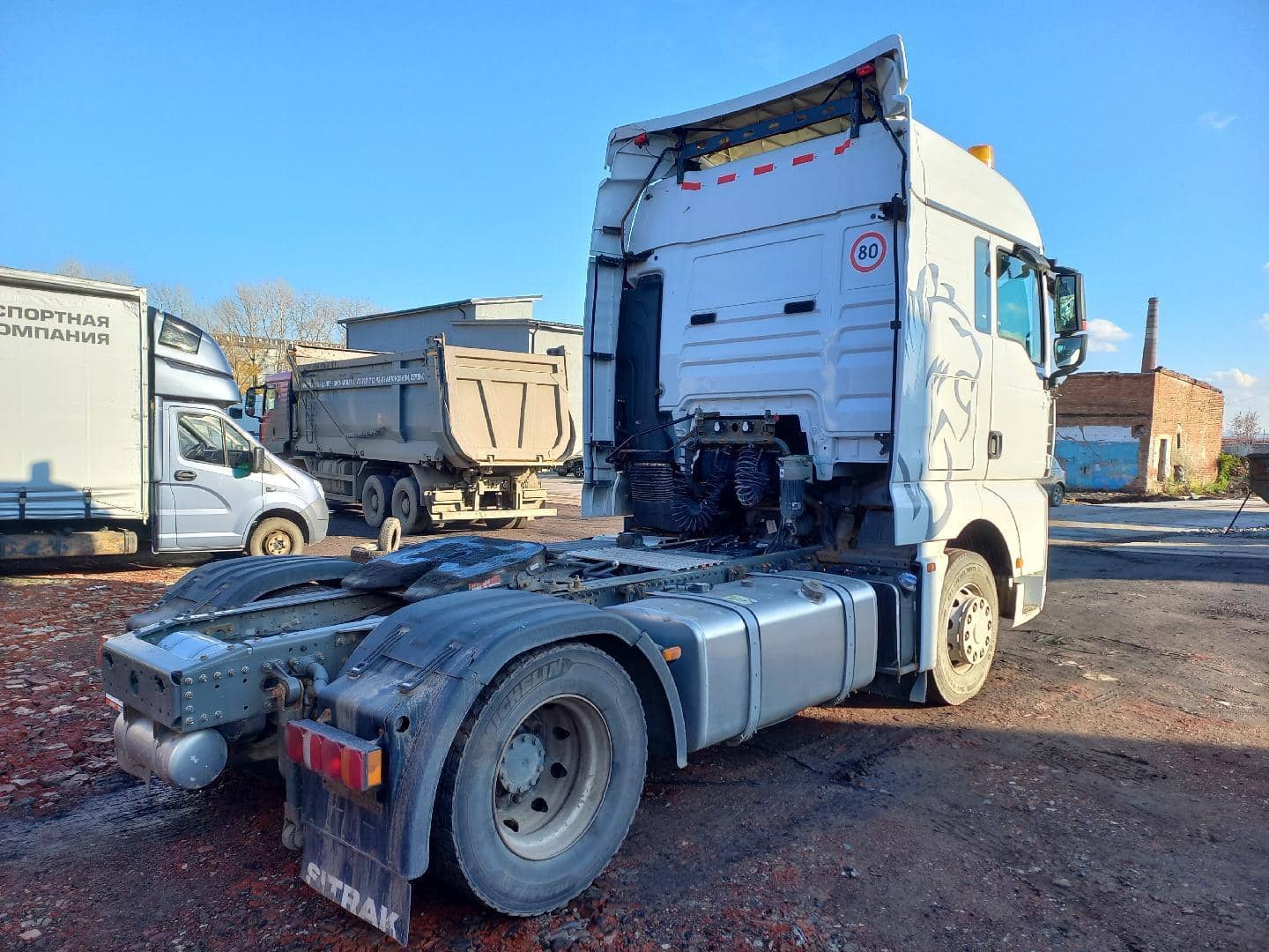 Sitrak C7H 4x2 ZZ4186V361HE,  225 282 км, 2023 года в лизинг