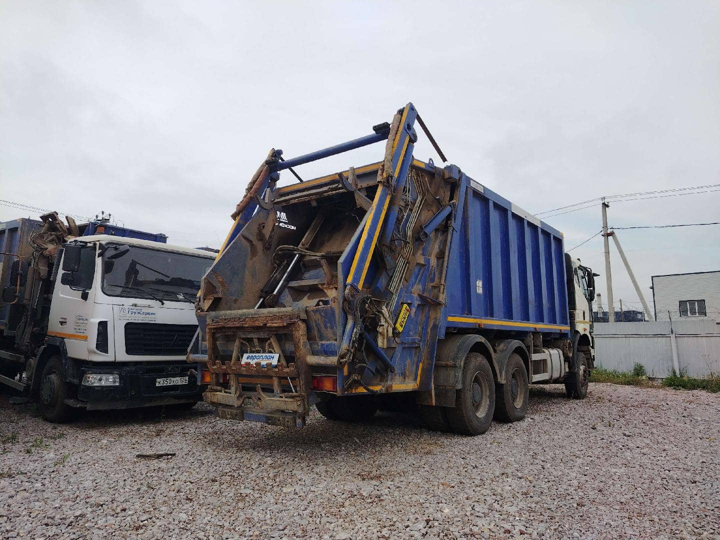 FAW CA3250P66K2T1E5 6х4,  200 000 км, 2023 года в лизинг