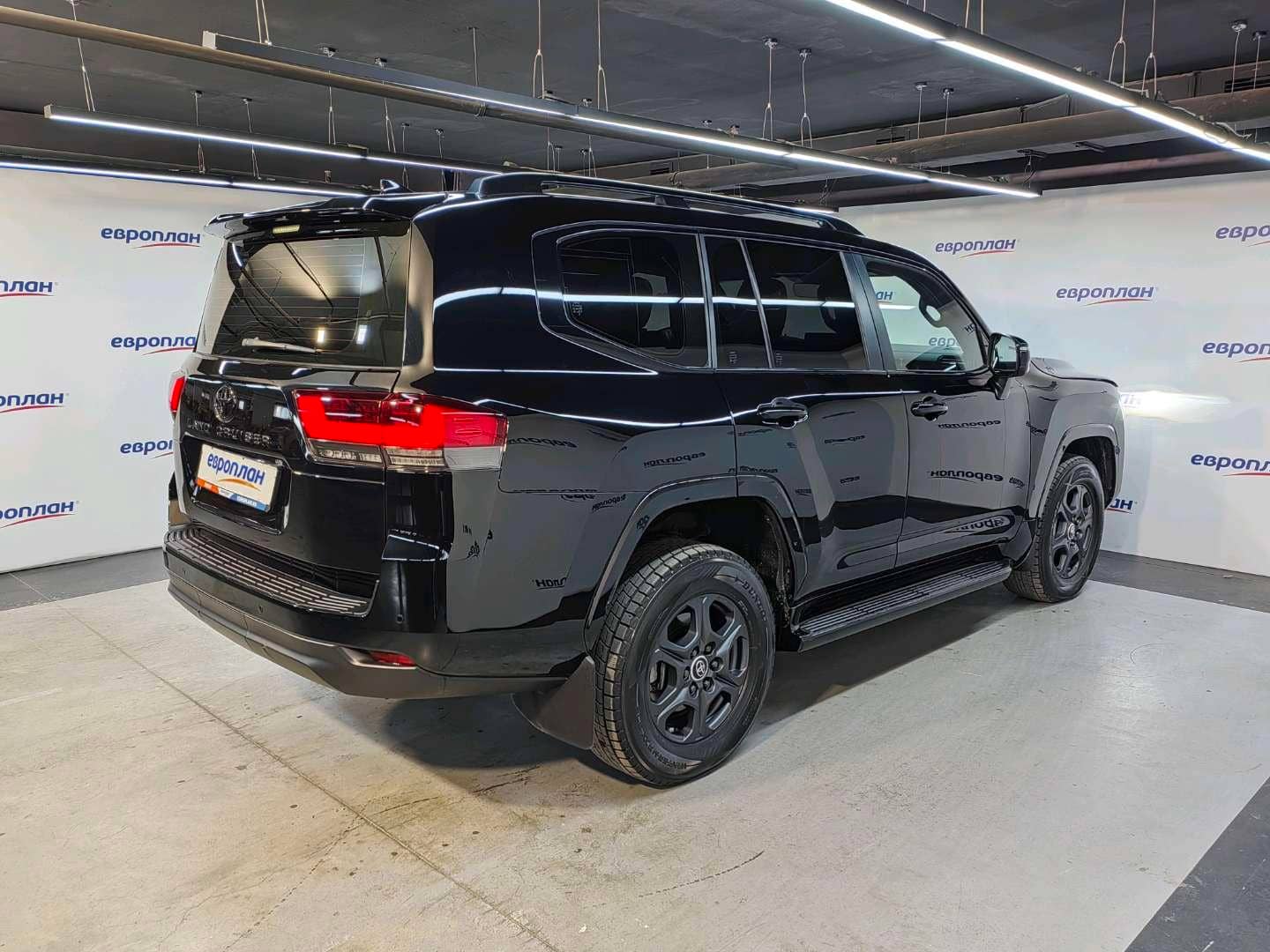 Toyota Land Cruiser 300,  35 674 км, 2022 года в лизинг
