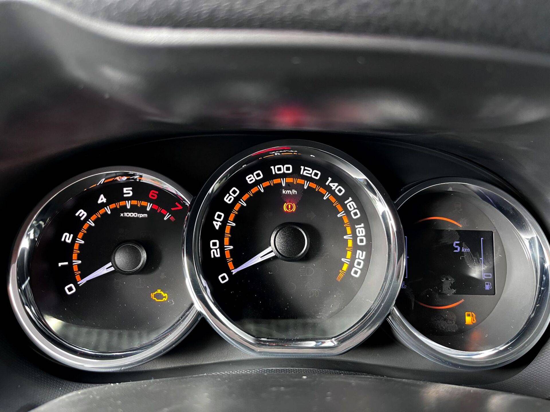 Lada Largus универсал Comfort 7 мест 1.6 90hp 5MT