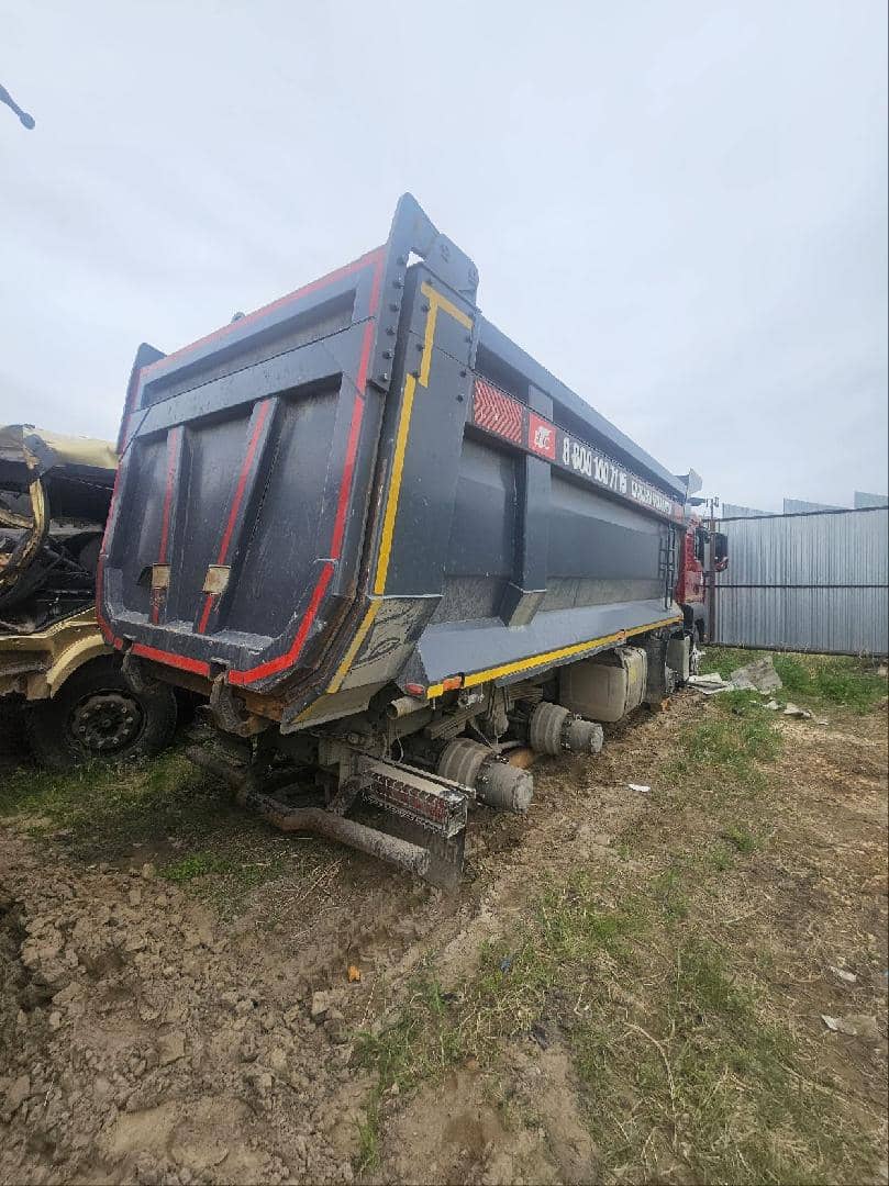 Sitrak ZZ3316V306ME,  97 233 км, 2023 года