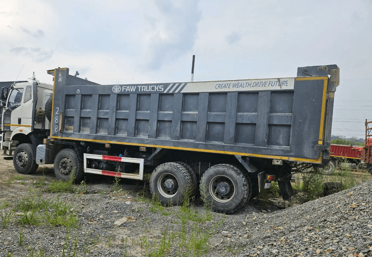 FAW CA3310P66K24T4E5 8х4,  100 140 км, 2021 года в лизинг